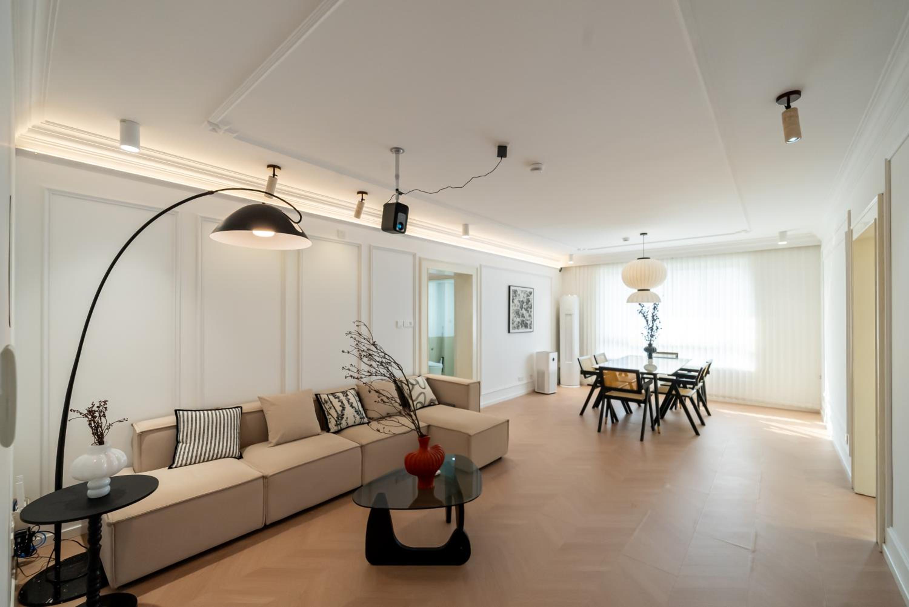 Yi Du Home with City & Tower Views-Walk to People's Sq & Xintiandi, Cards OK