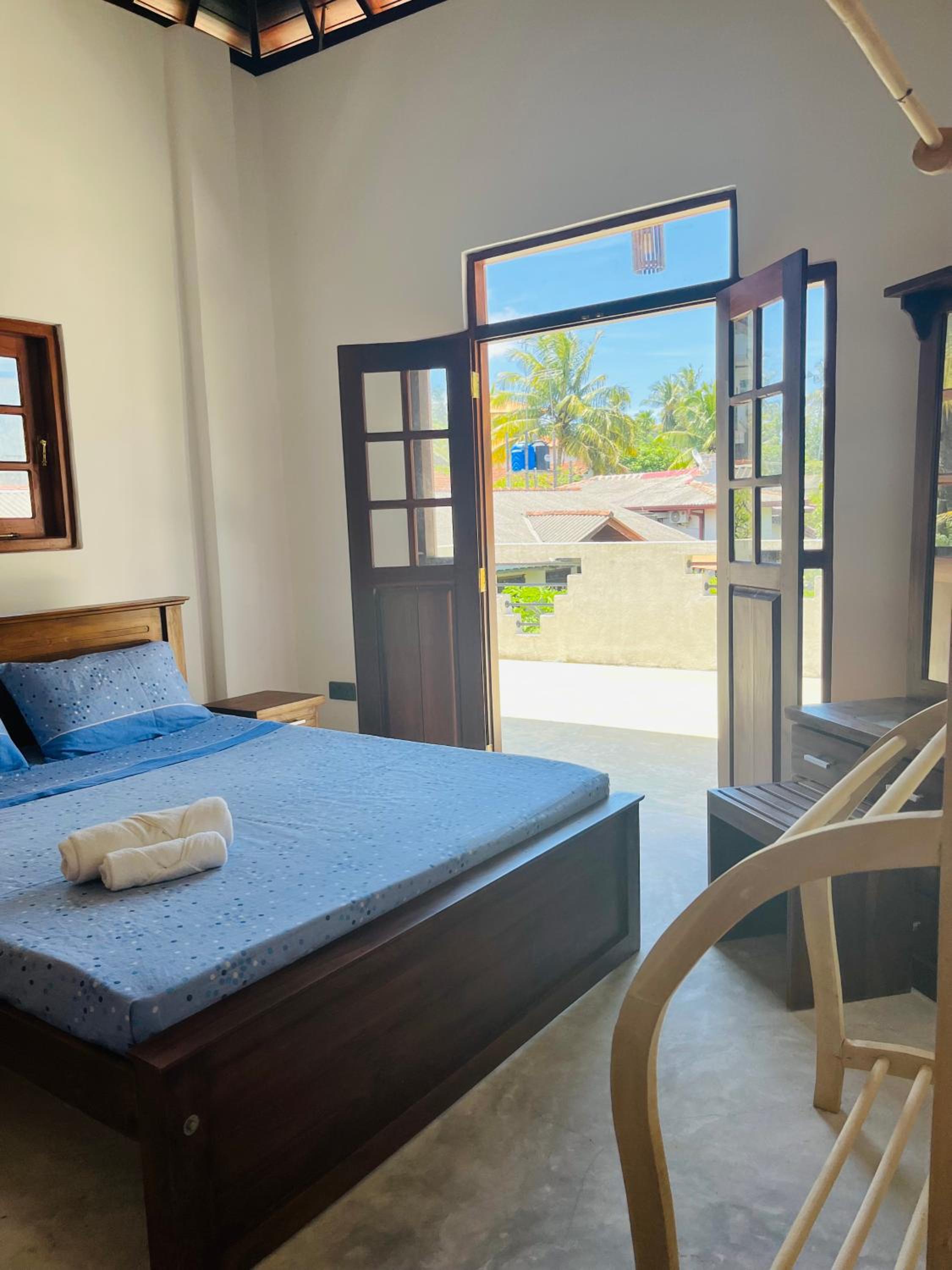 whitecottagegalle