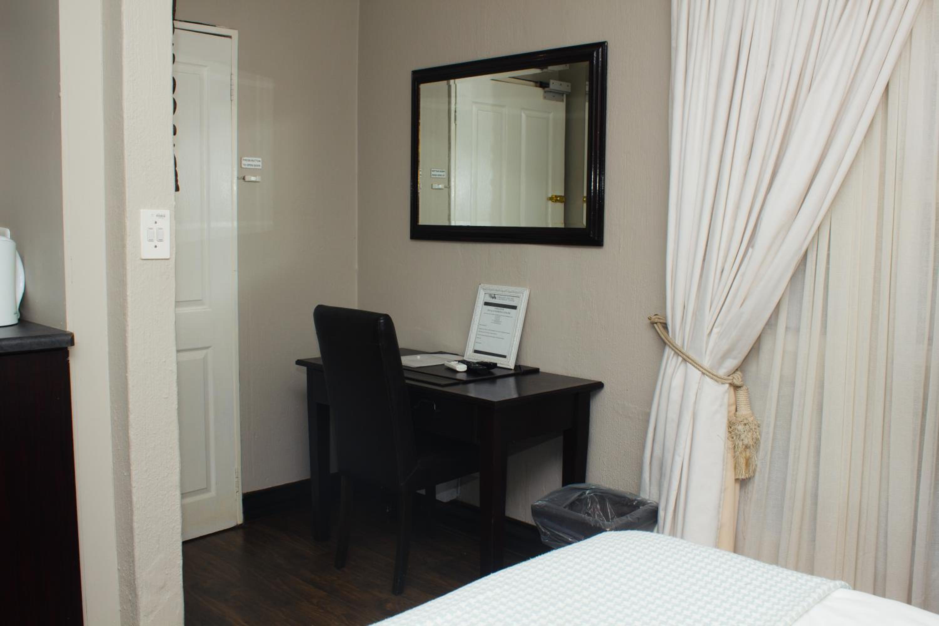 Oaklands inn and Conference Centre