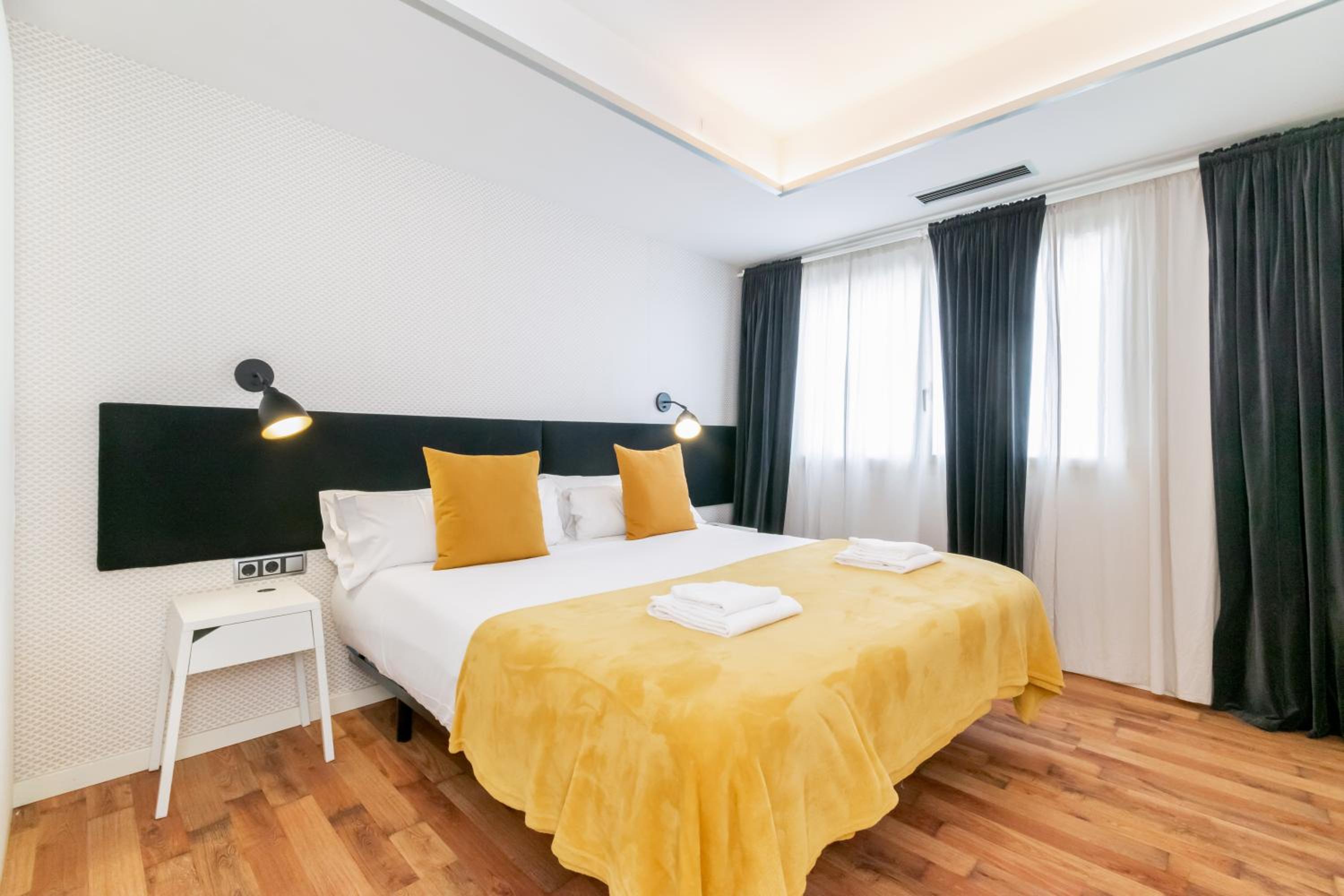Unique Rentals - Placa Catalunya Central Apartments