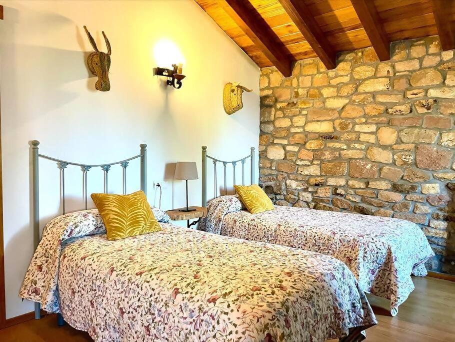 EL CURRILLO, PRECIOSA CASA RURAL AL LADO CABARCENO view 3