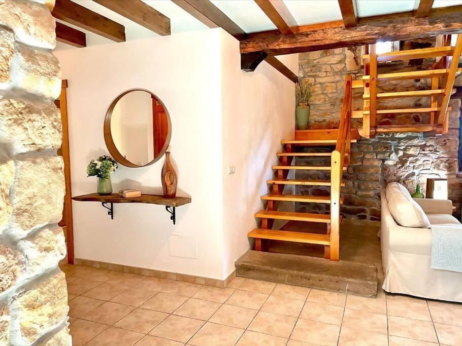 EL CURRILLO, PRECIOSA CASA RURAL AL LADO CABARCENO view 5