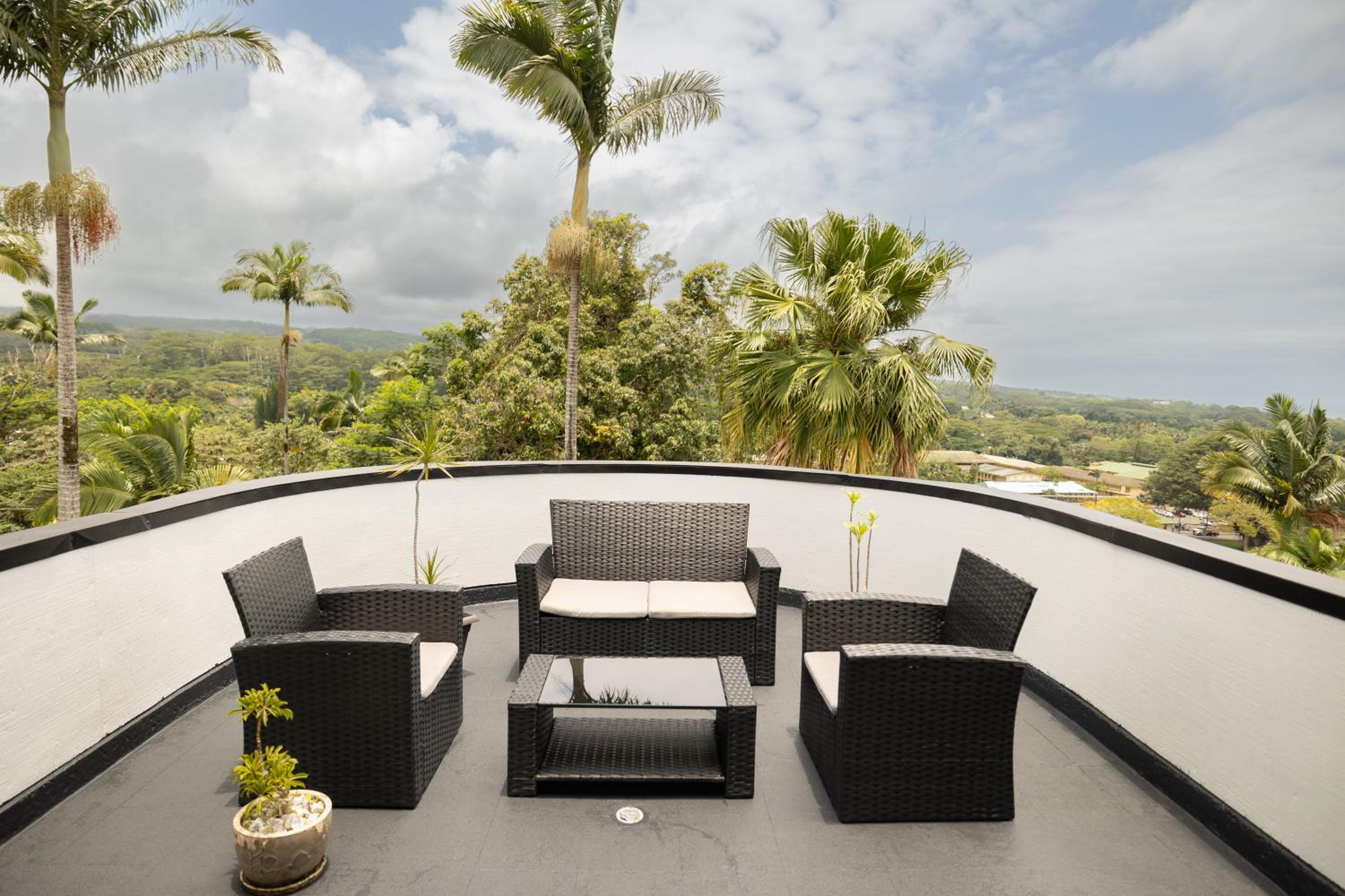 Hilltop Legacy Vacation Rental - Property Image 10
