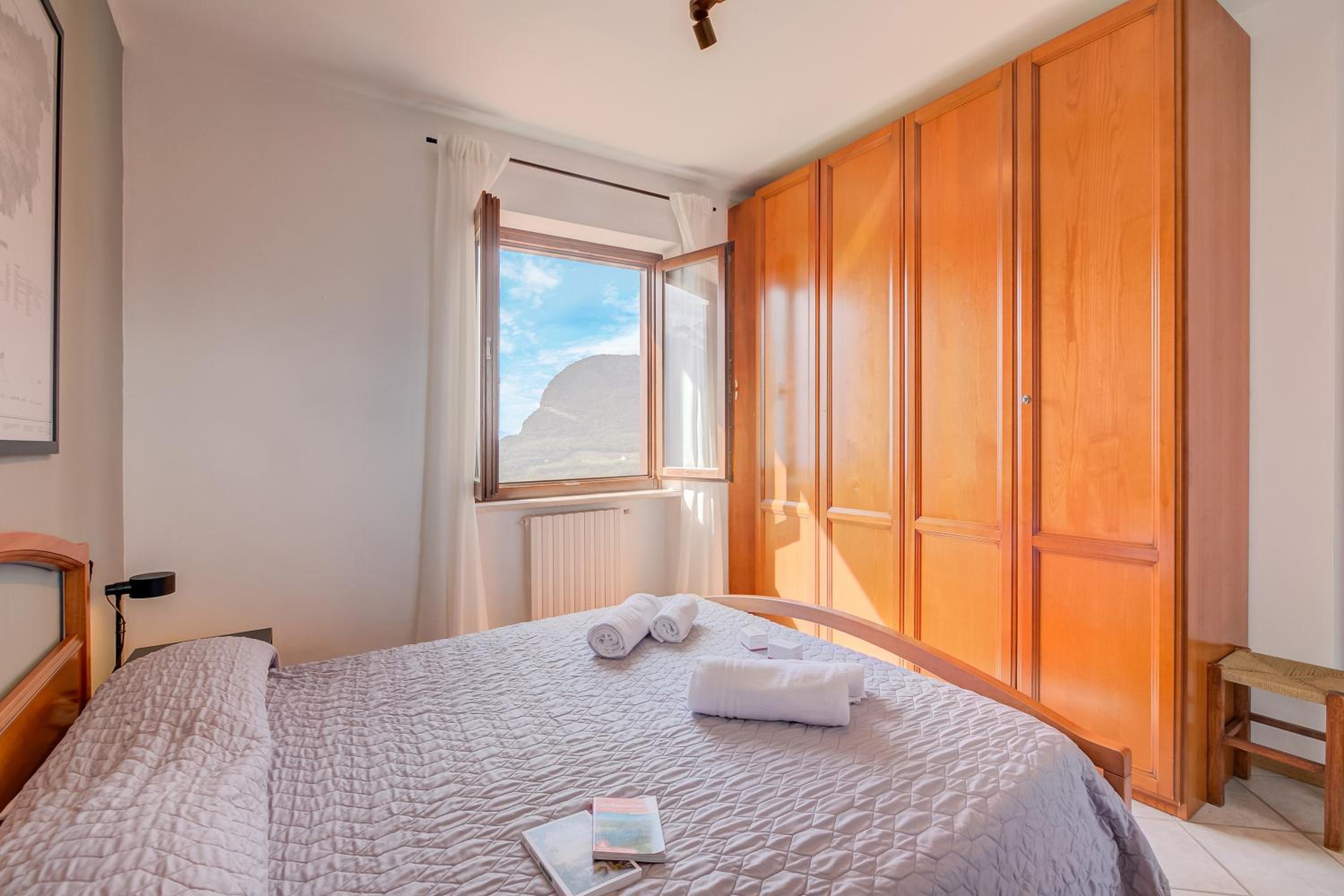 Balcone sul Lago - Happy Rentals view 5