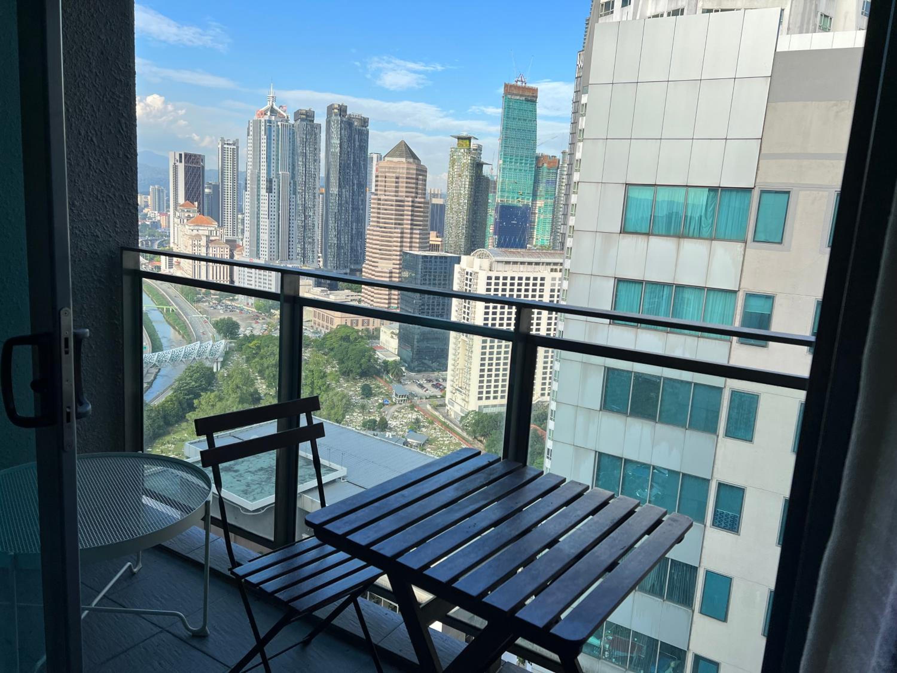 Summer suites KLCC by cozy stay