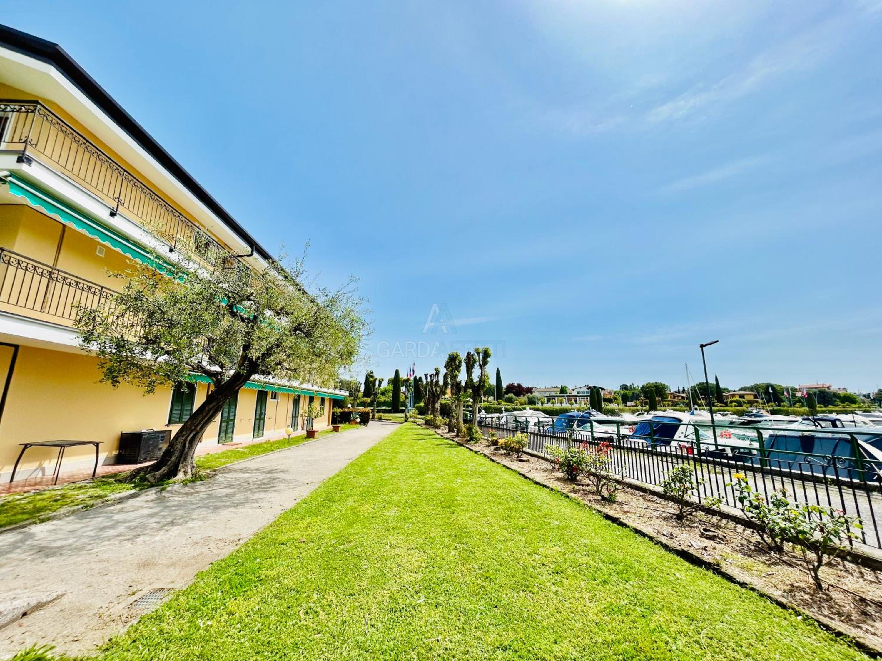 Sirmione Vacations - Little Venezia Apt - Relax in Piscina Fronte Lago - Property Image 15