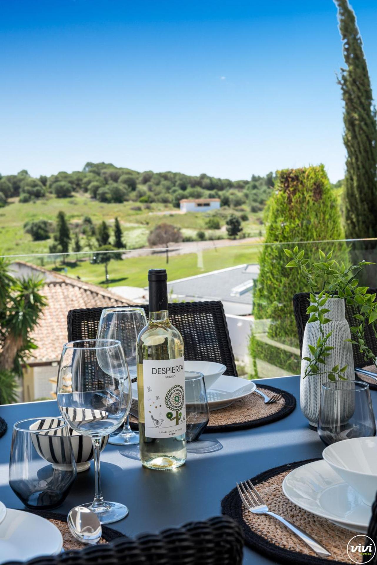 ViVi Homes -Villa Carat Pool, Cinema, Golf & Terrace