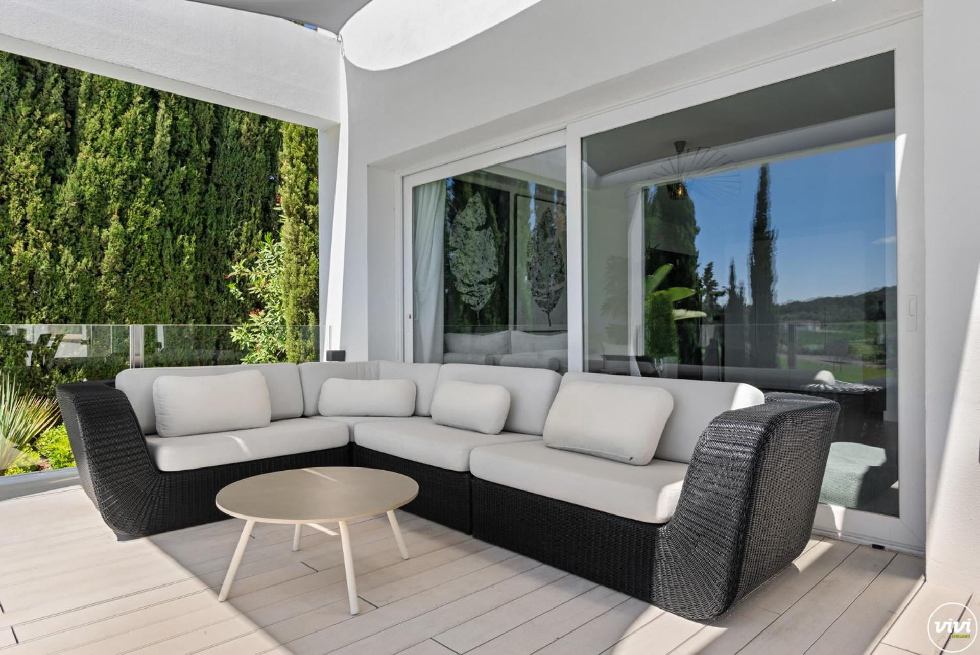ViVi Homes -Villa Carat Pool, Cinema, Golf & Terrace