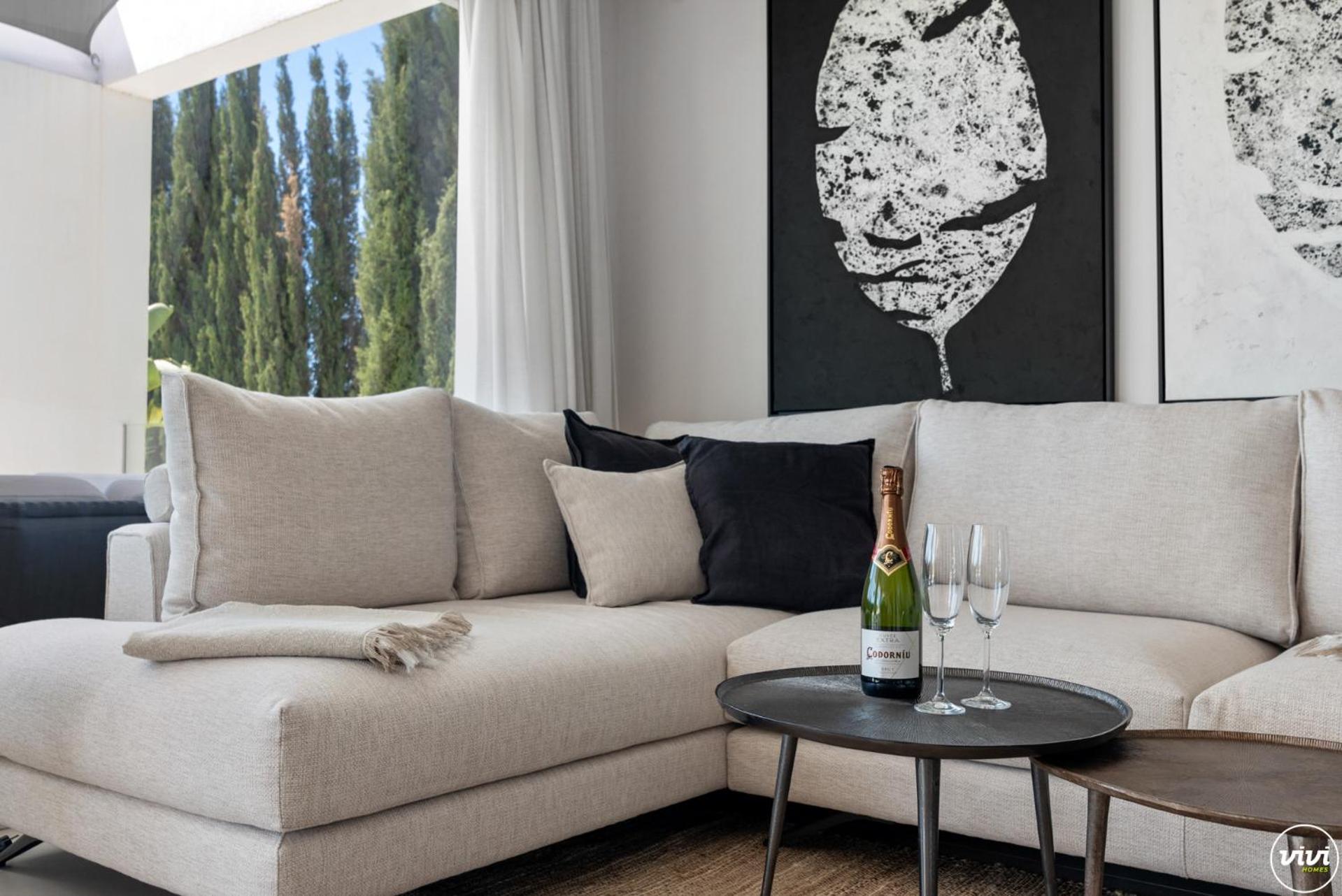 ViVi Homes -Villa Carat Pool, Cinema, Golf & Terrace