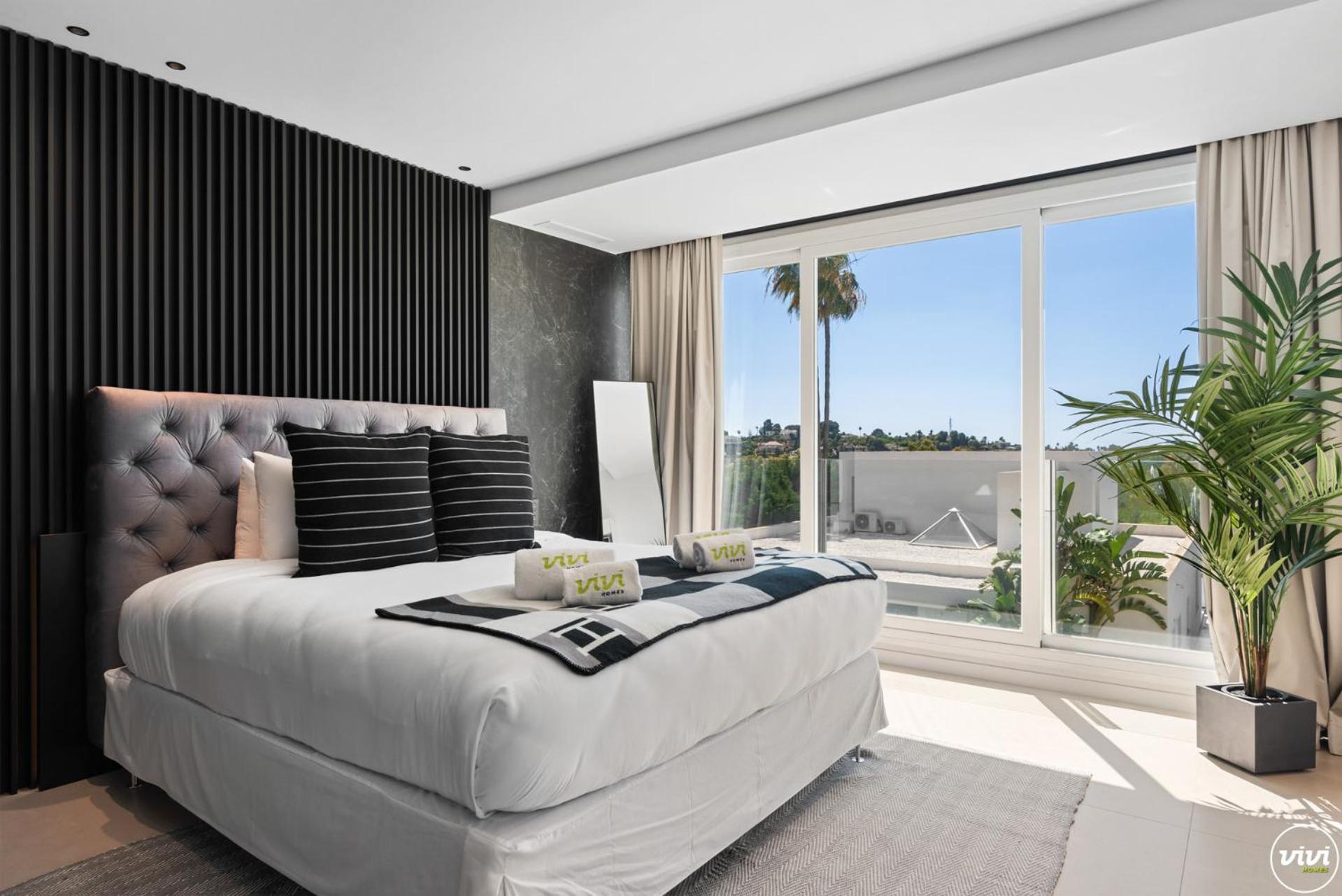 ViVi Homes -Villa Carat Pool, Cinema, Golf & Terrace