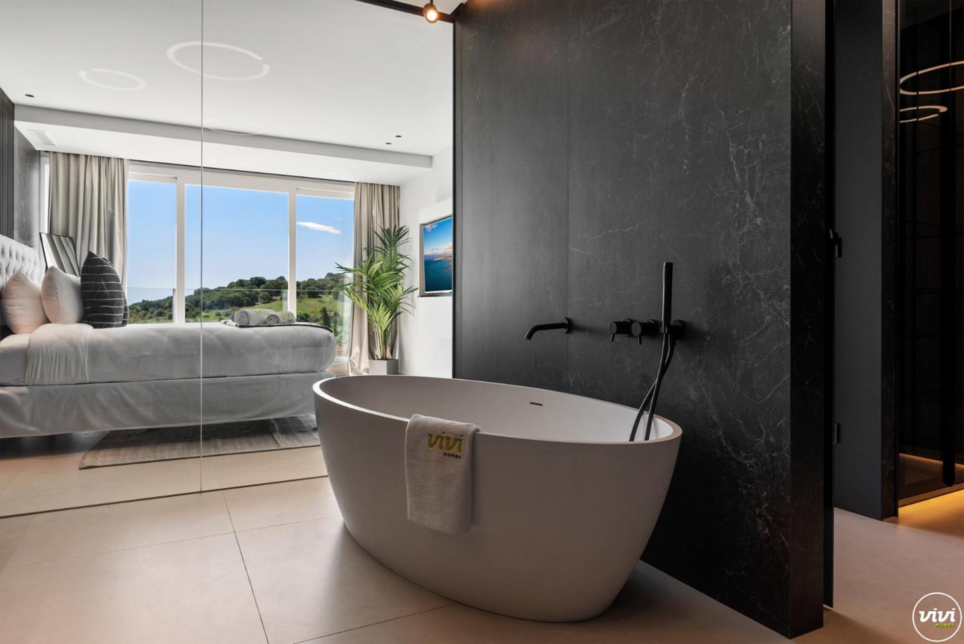 ViVi Homes -Villa Carat Pool, Cinema, Golf & Terrace