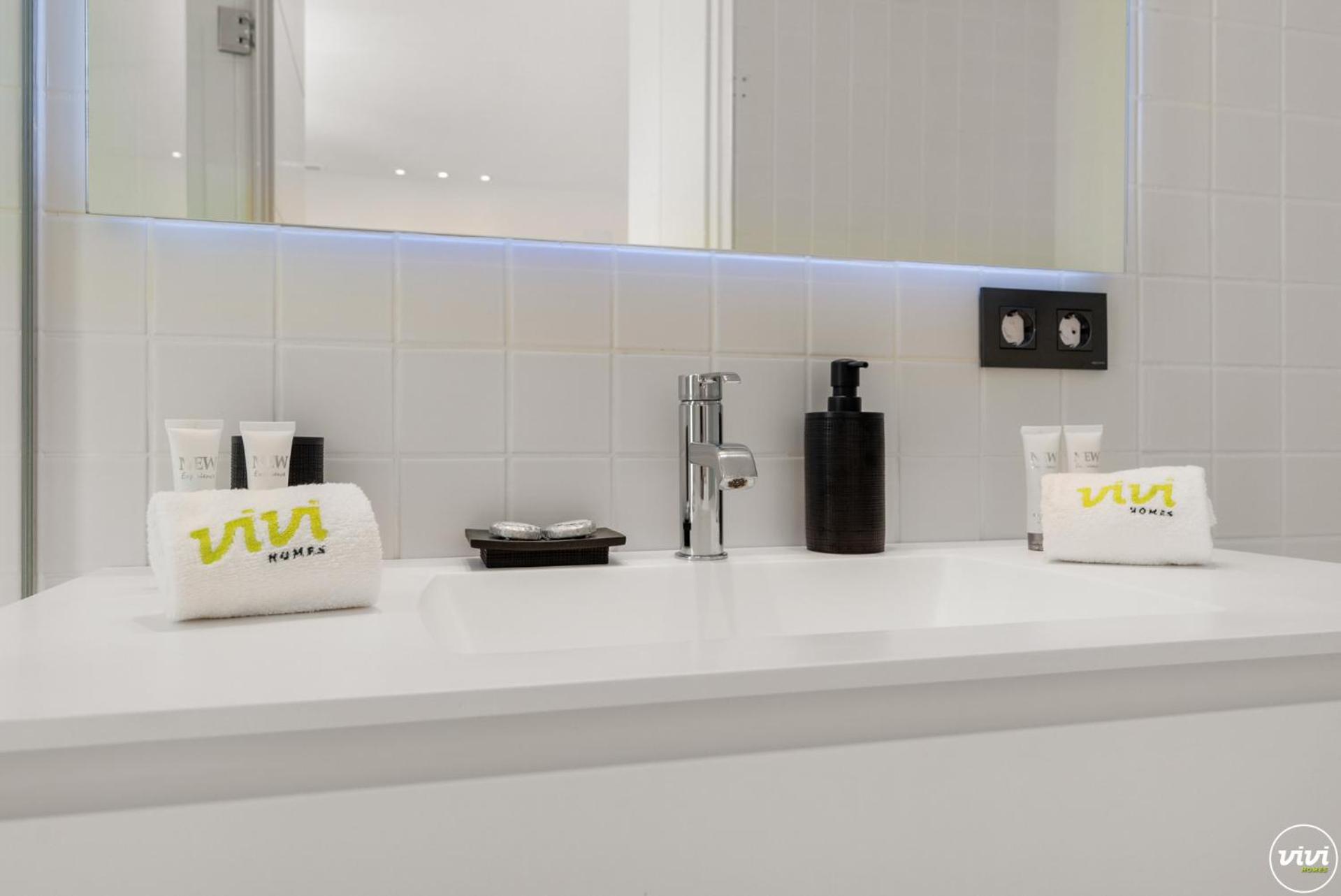 ViVi Homes -Villa Carat Pool, Cinema, Golf & Terrace