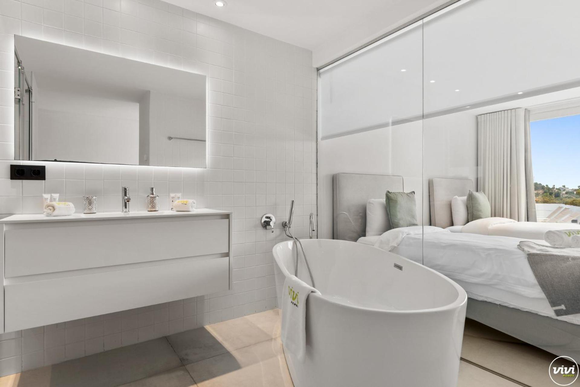 ViVi Homes -Villa Carat Pool, Cinema, Golf & Terrace
