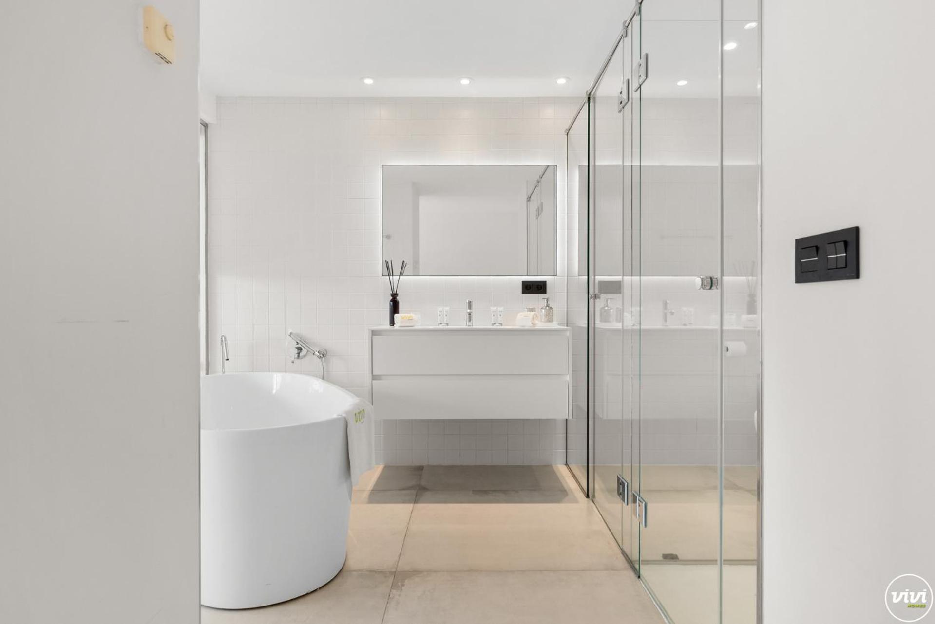 ViVi Homes -Villa Carat Pool, Cinema, Golf & Terrace