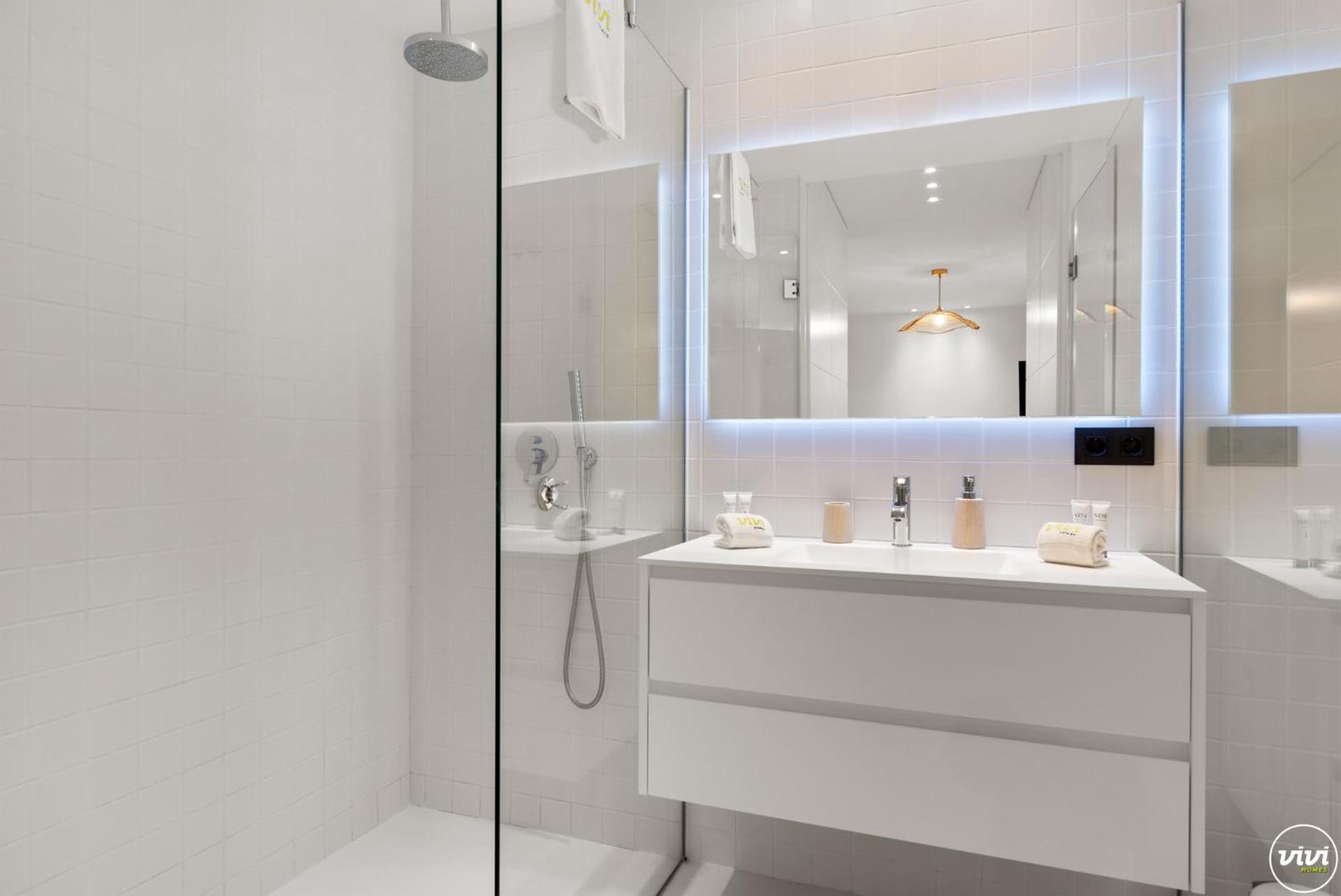 ViVi Homes -Villa Carat Pool, Cinema, Golf & Terrace