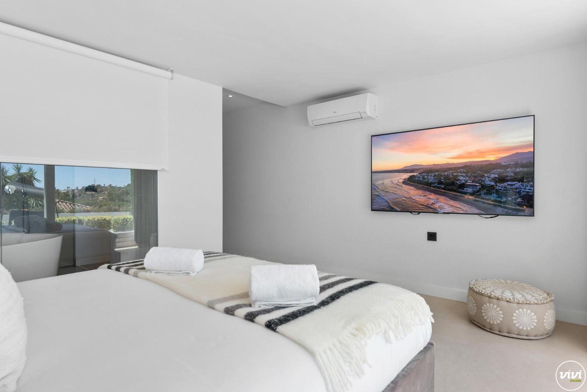 ViVi Homes -Villa Carat Pool, Cinema, Golf & Terrace