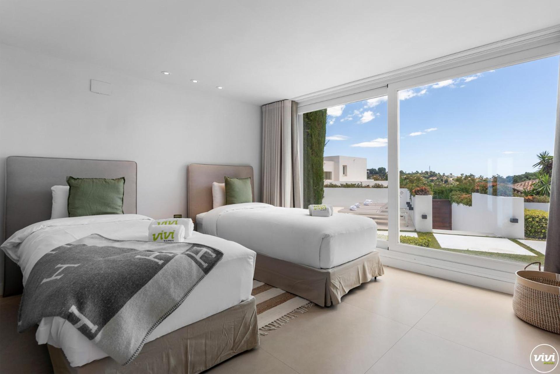 ViVi Homes -Villa Carat Pool, Cinema, Golf & Terrace