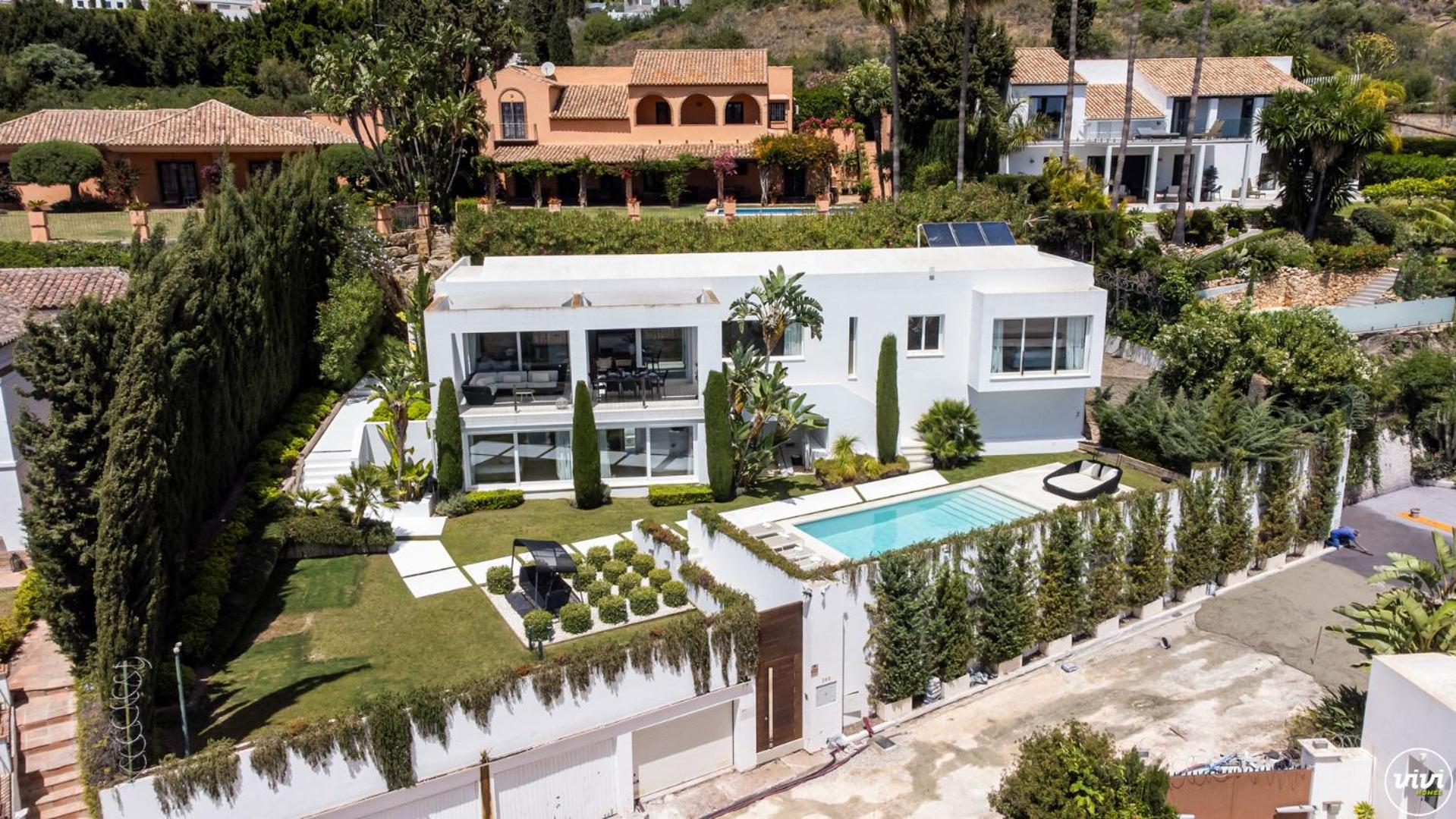 ViVi Homes -Villa Carat Pool, Cinema, Golf & Terrace