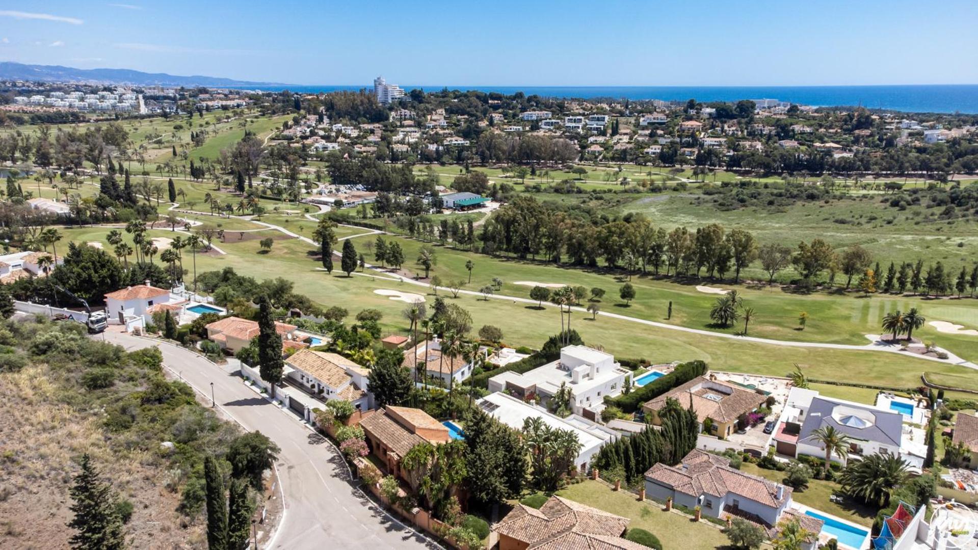 ViVi Homes -Villa Carat Pool, Cinema, Golf & Terrace