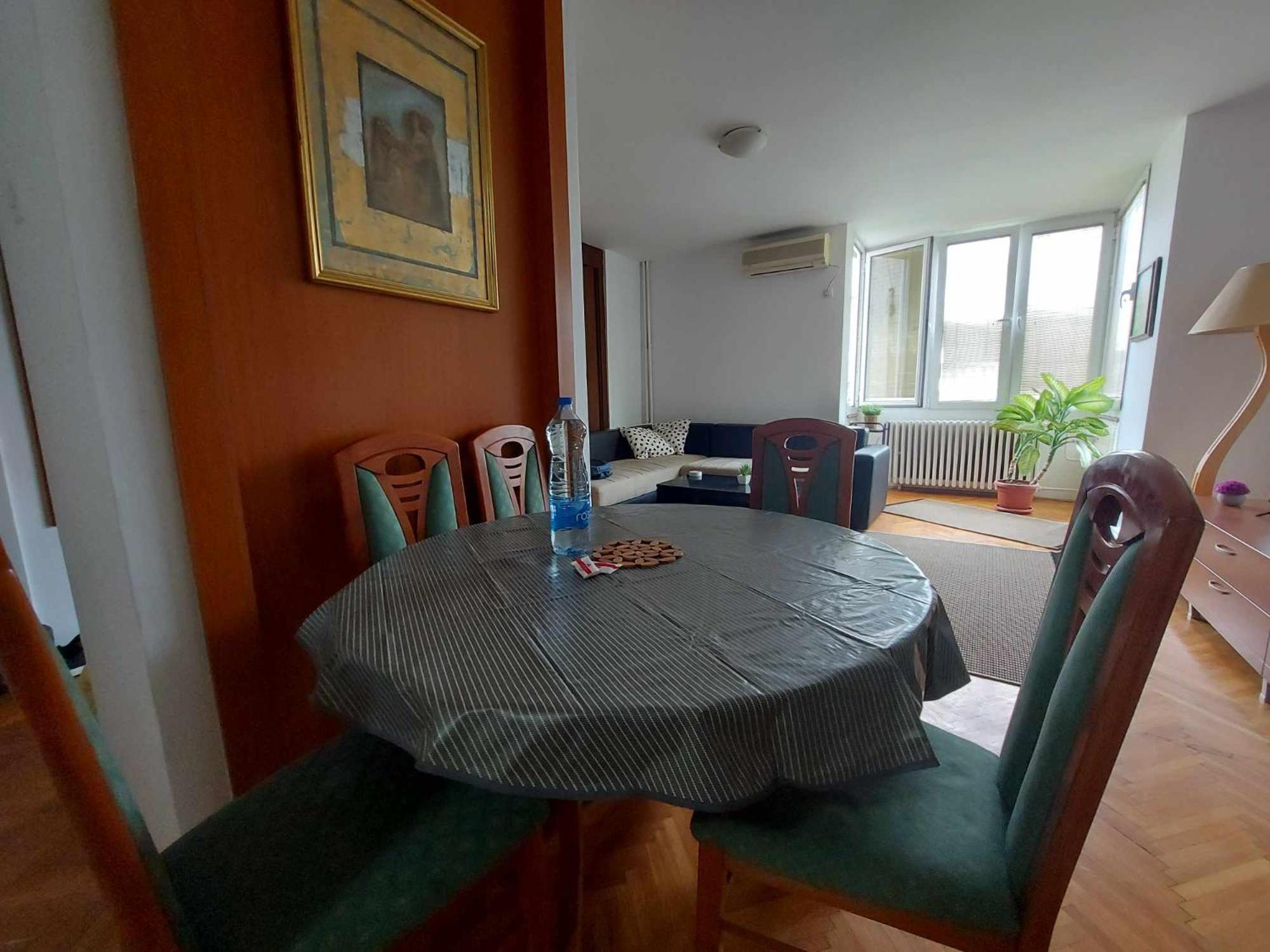 Compass Apartment 4 - Central Cosy Home view 2
