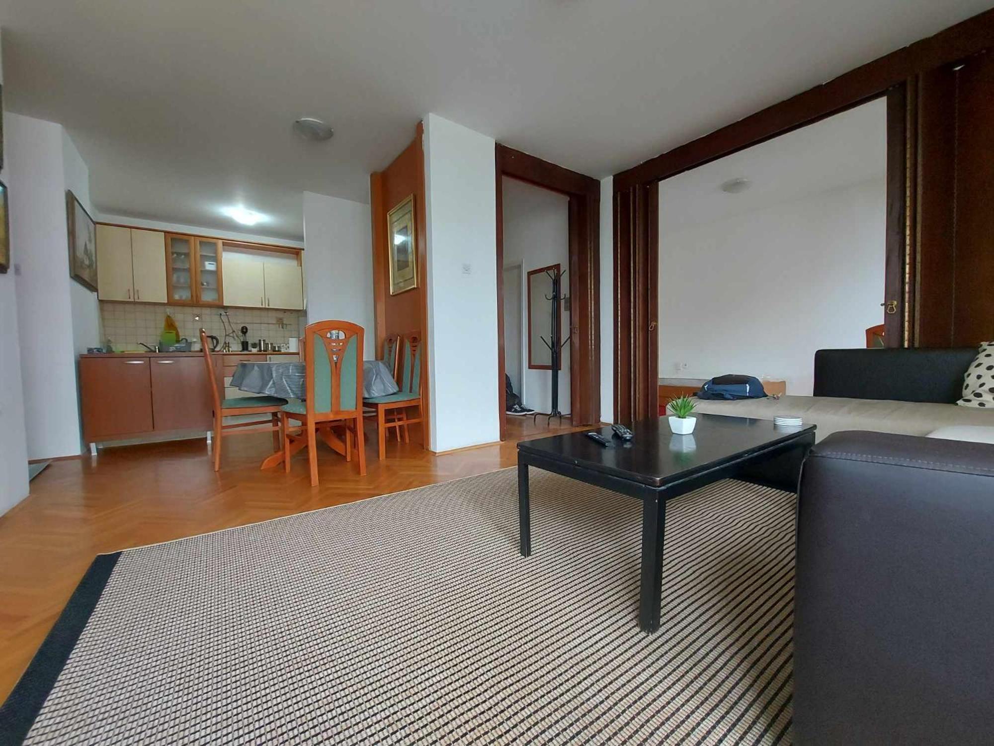 Compass Apartment 4 - Central Cosy Home view 5