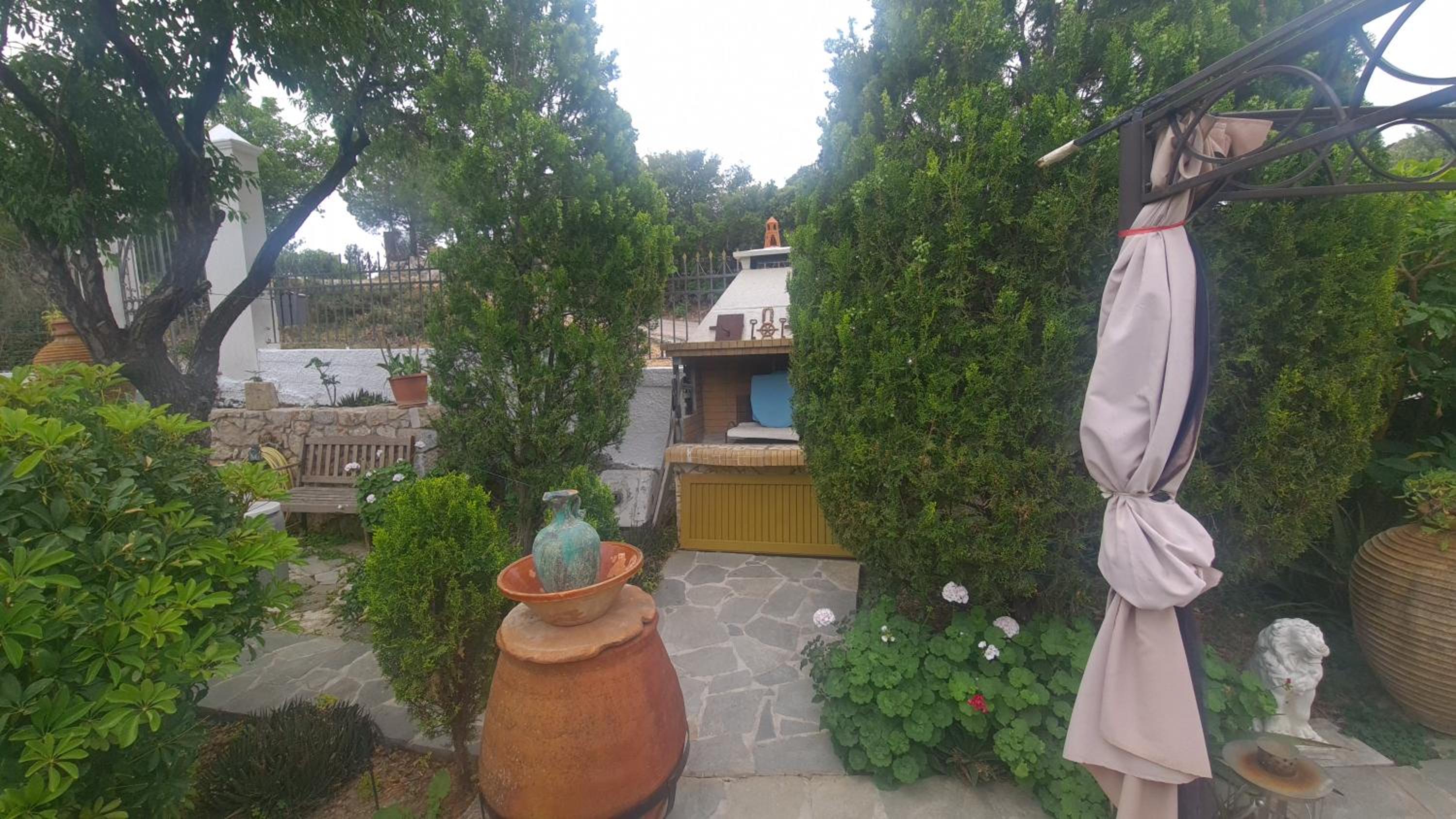 Stratigato Garden Getaway near Chios Town