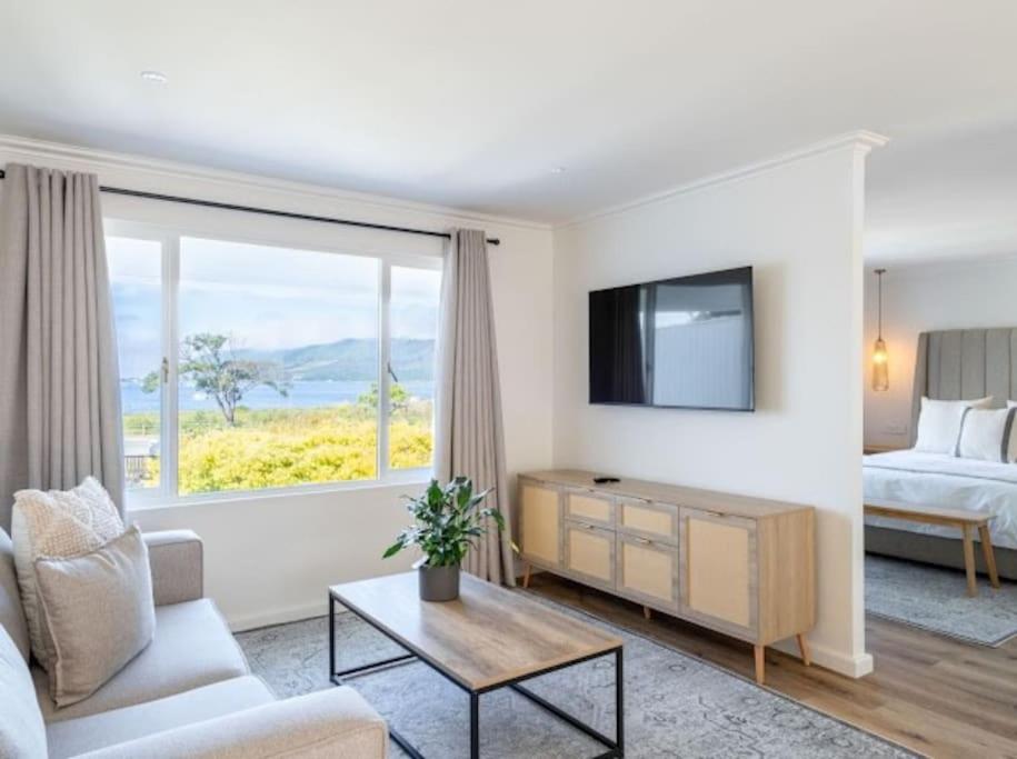 Romantic Villa2 Getaway - beautiful views, kolkol, wifi and back up SOLAR view 5