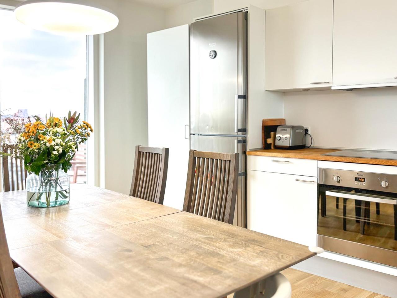 Modern Apartment with Amazing Views