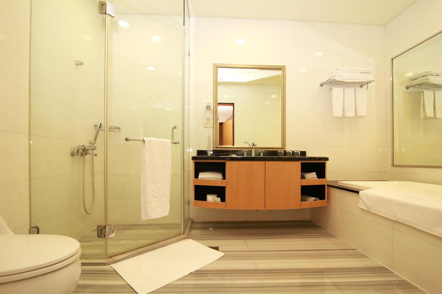 Queena Plaza Hotel
