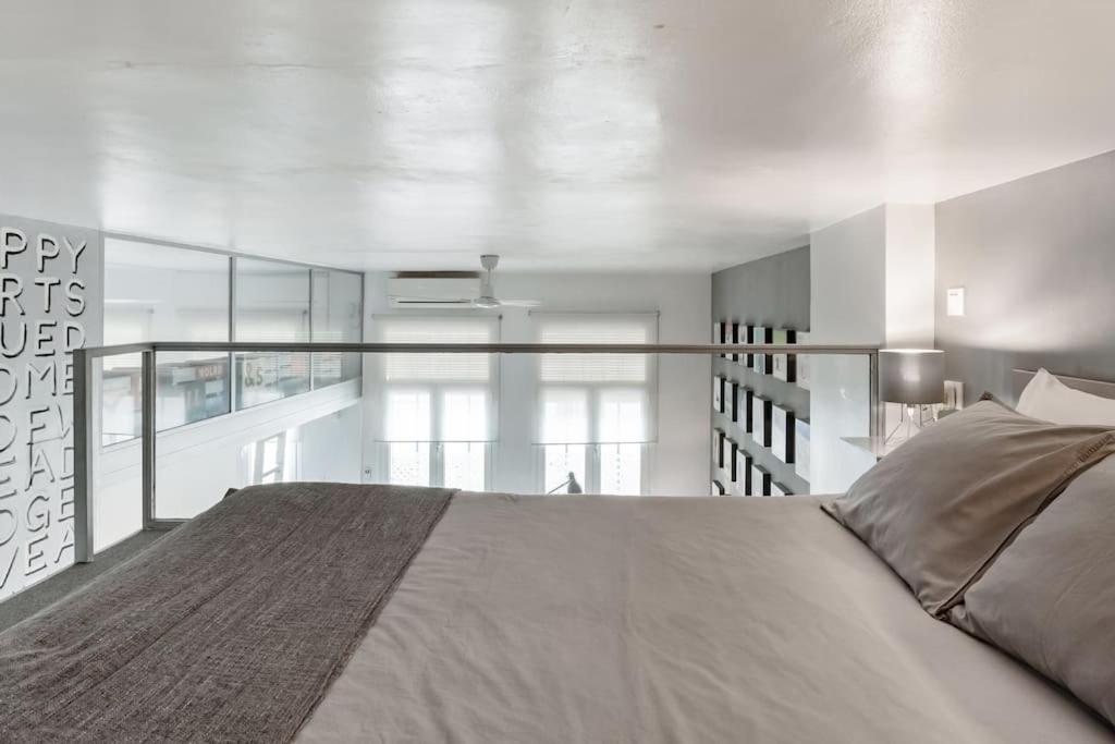 Modern Loft in the heart of Seville view 3