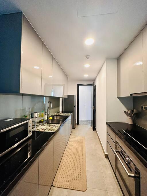 D1mension 3BR Luxury Condo City Center in Dist 1