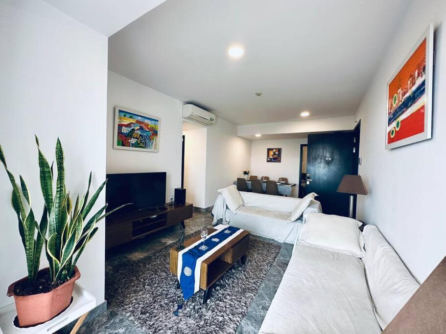 D1mension 3BR Luxury Condo City Center in Dist 1