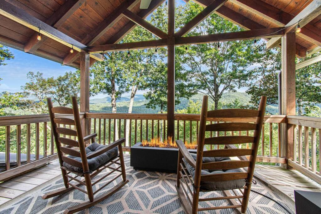 Cherry Log Summit Cabin by BK Stays - Family Friendly - Playground - Game Room - Jacuzzi - Amazing Mountain Views view 5