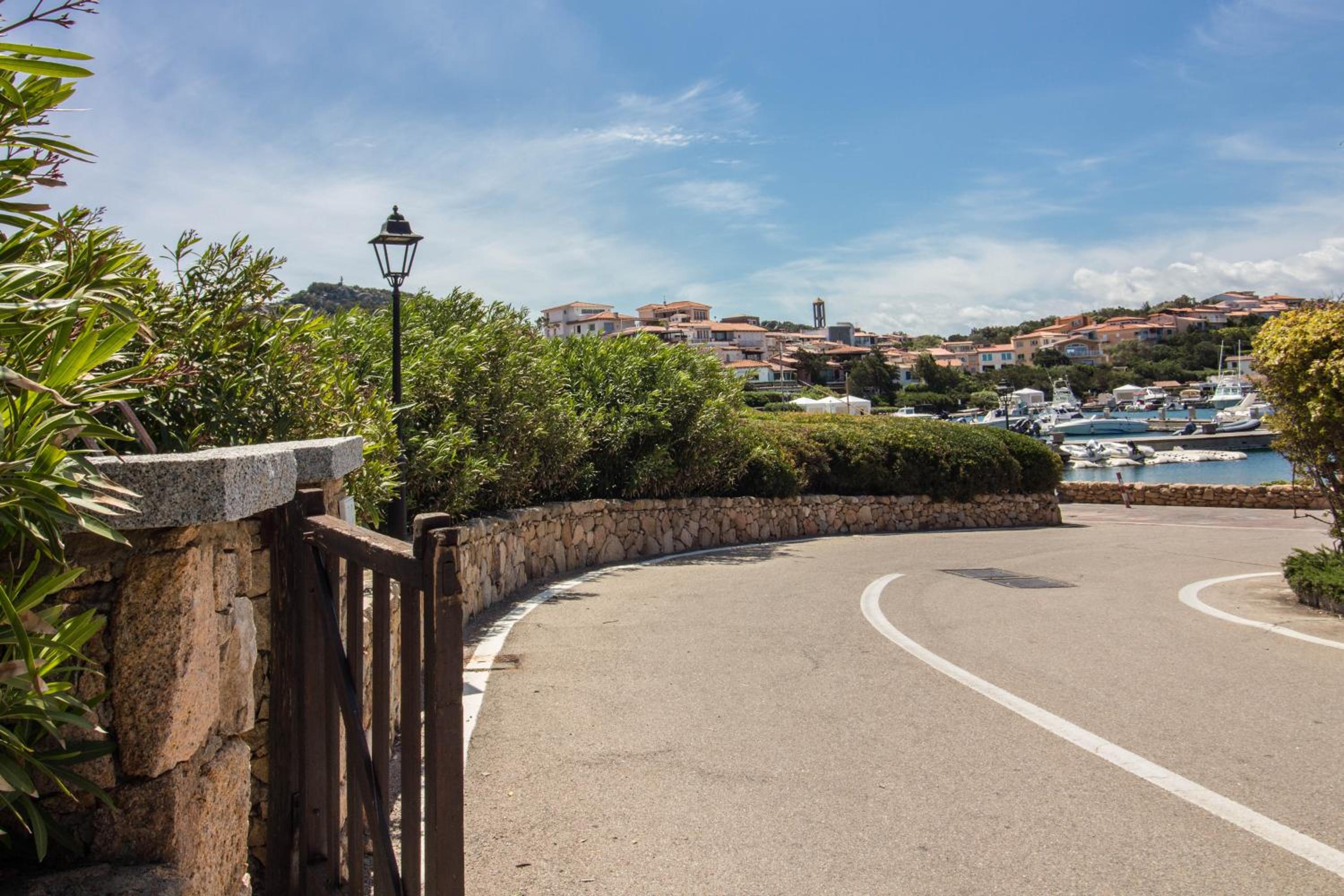Sea View Studio with Private Garden and Parking! view 5