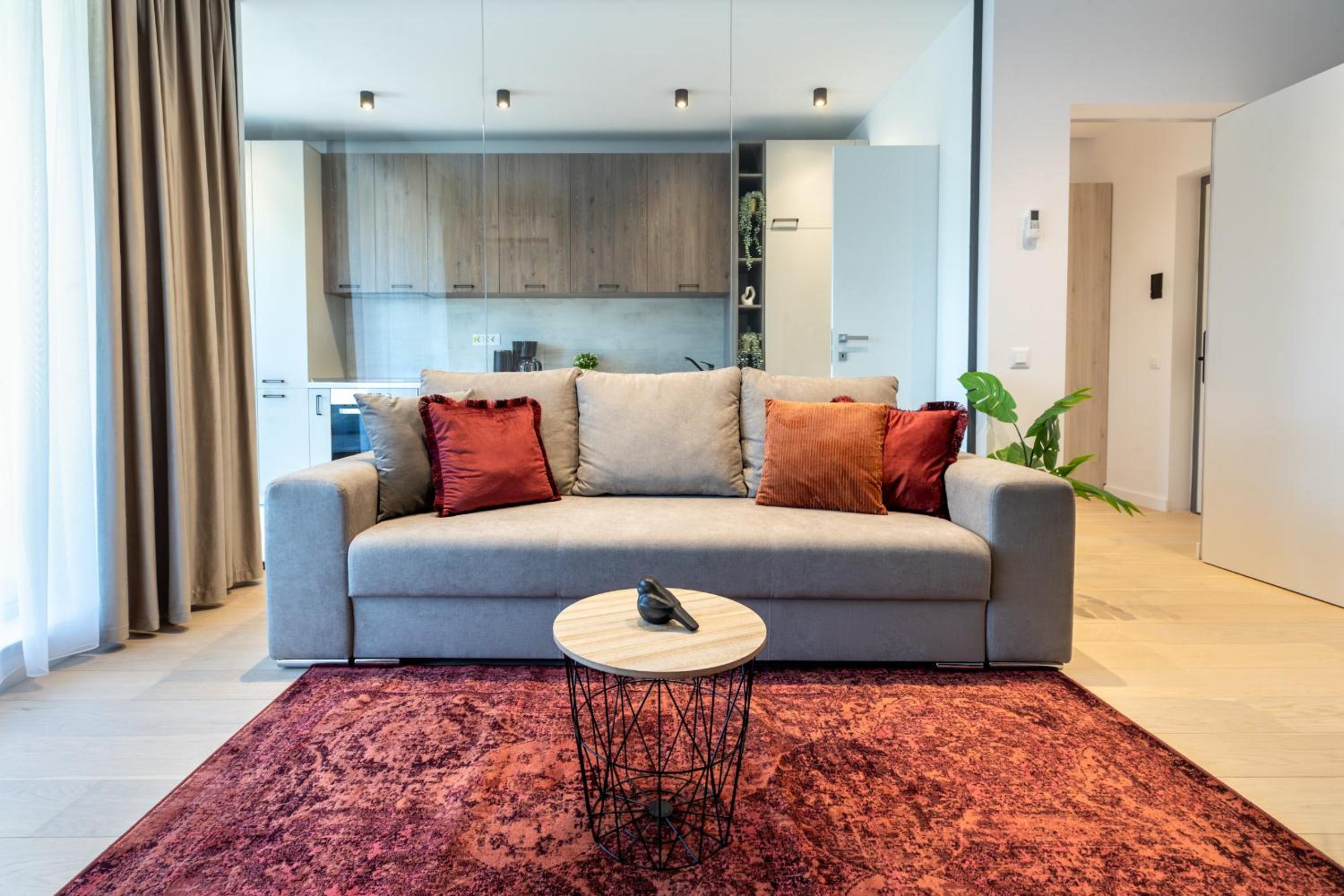 Stylish 1BR Apartment with Balcony in Vibrant Business Area view 2