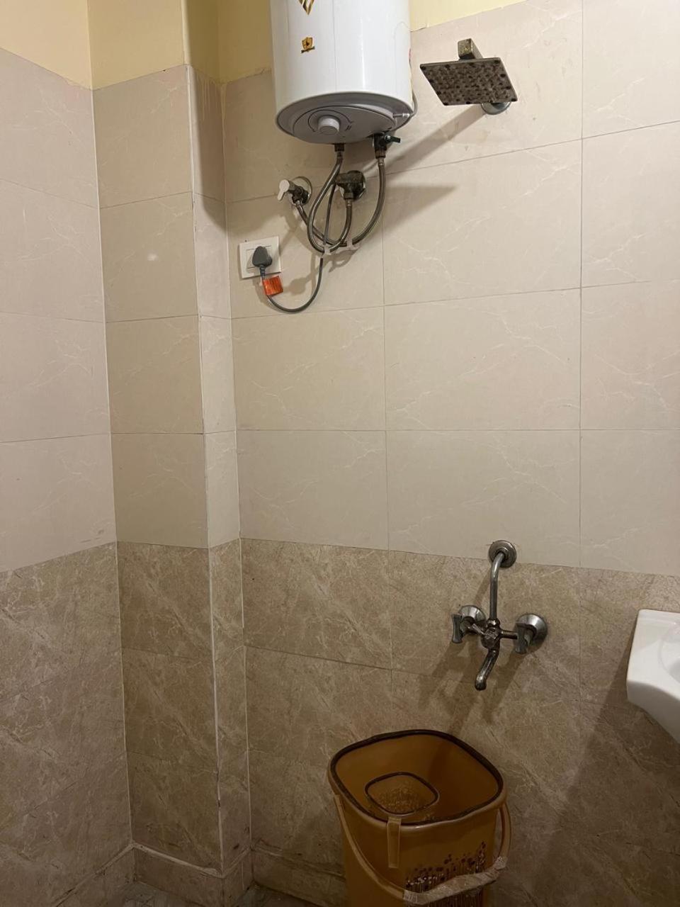 Hotel Kaushambi Grand