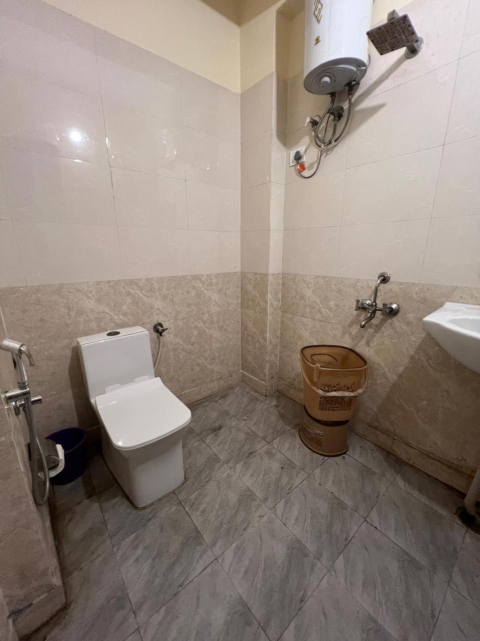 Hotel Kaushambi Grand