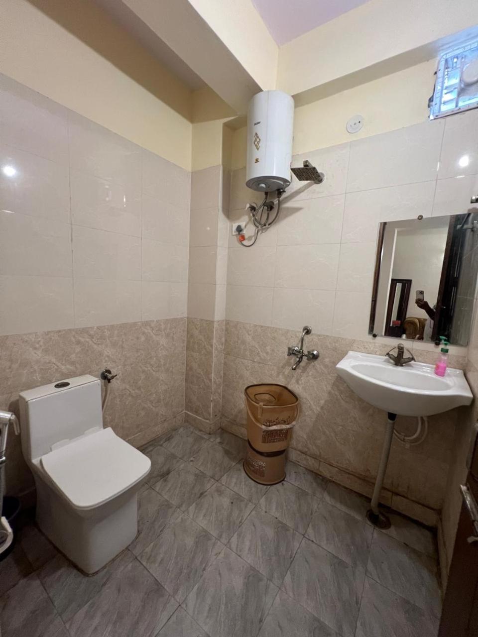 Hotel Kaushambi Grand