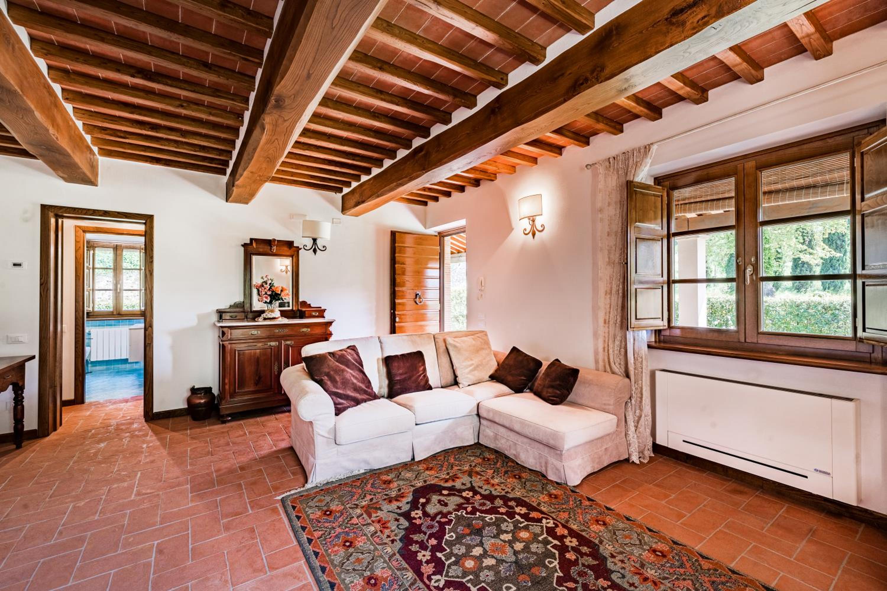 Villa Vittoriano - Surrounded By Nature - Happy Rentals view 4