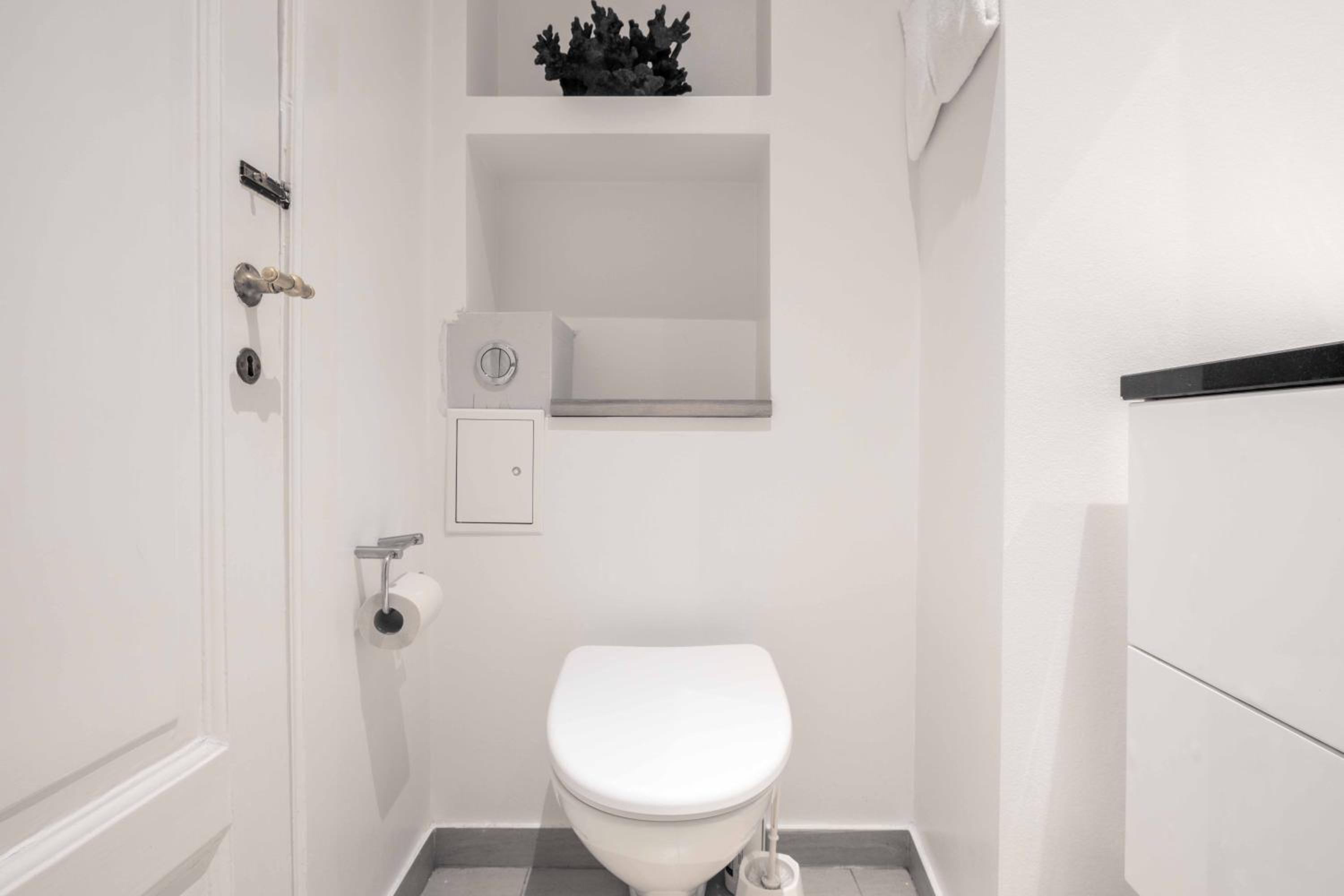 Lavish 4BR Apartment in the Heart of CPH by The Canals view 5