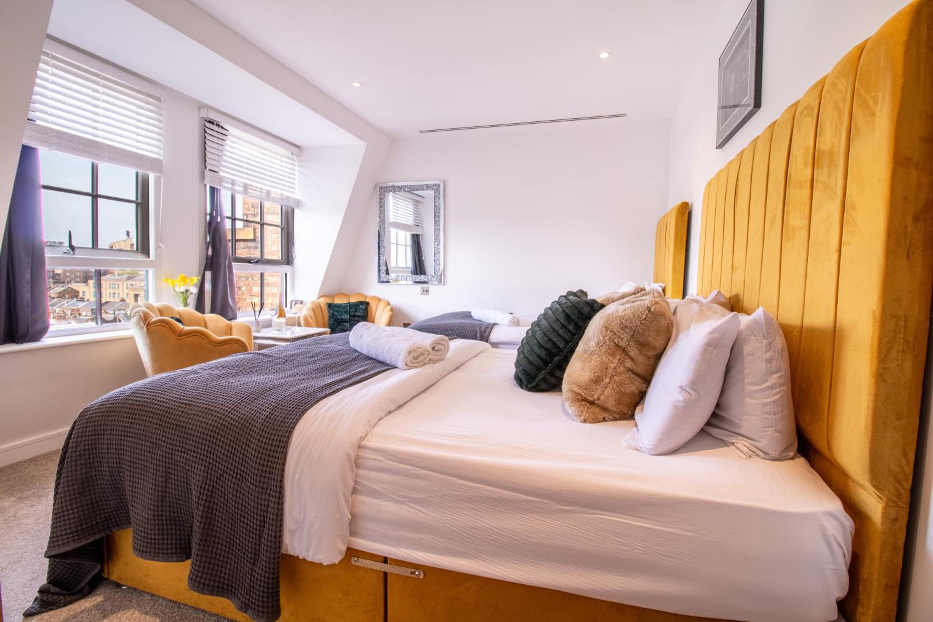 London Vacations - Marble Arch Penthouses with Skyline Views - Property Image 2