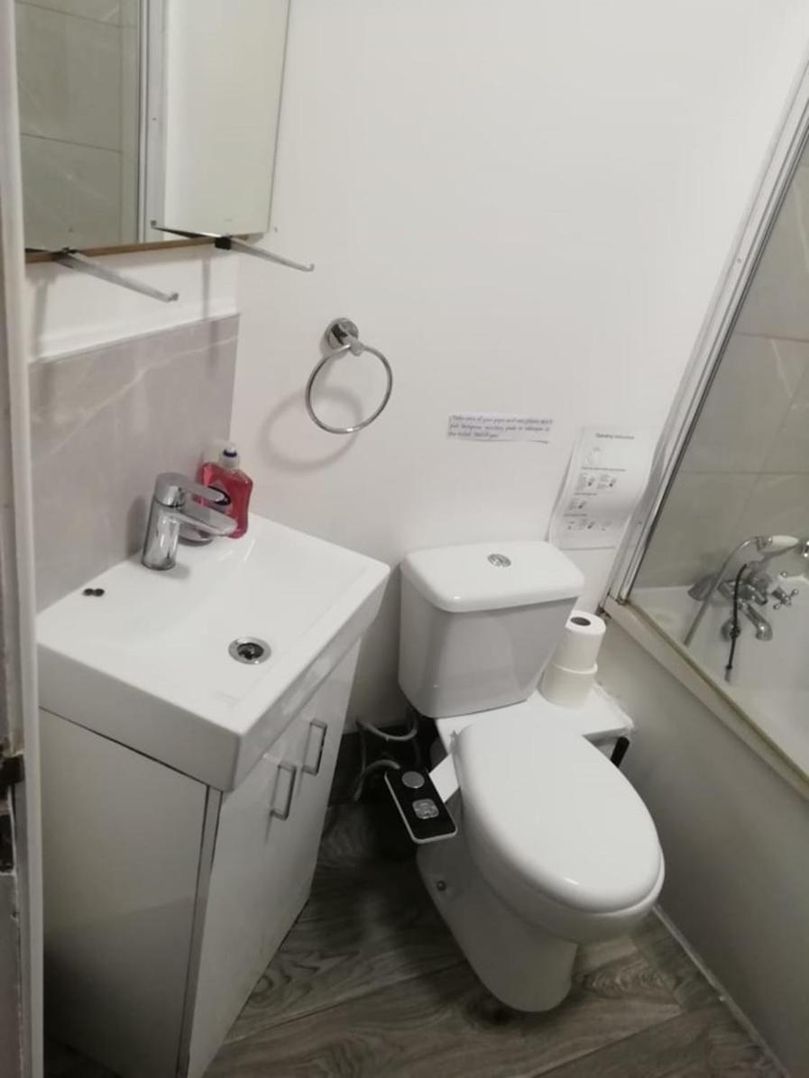 Single Room Shared bathroom Free Street Parking Near Anfield LFC view 5