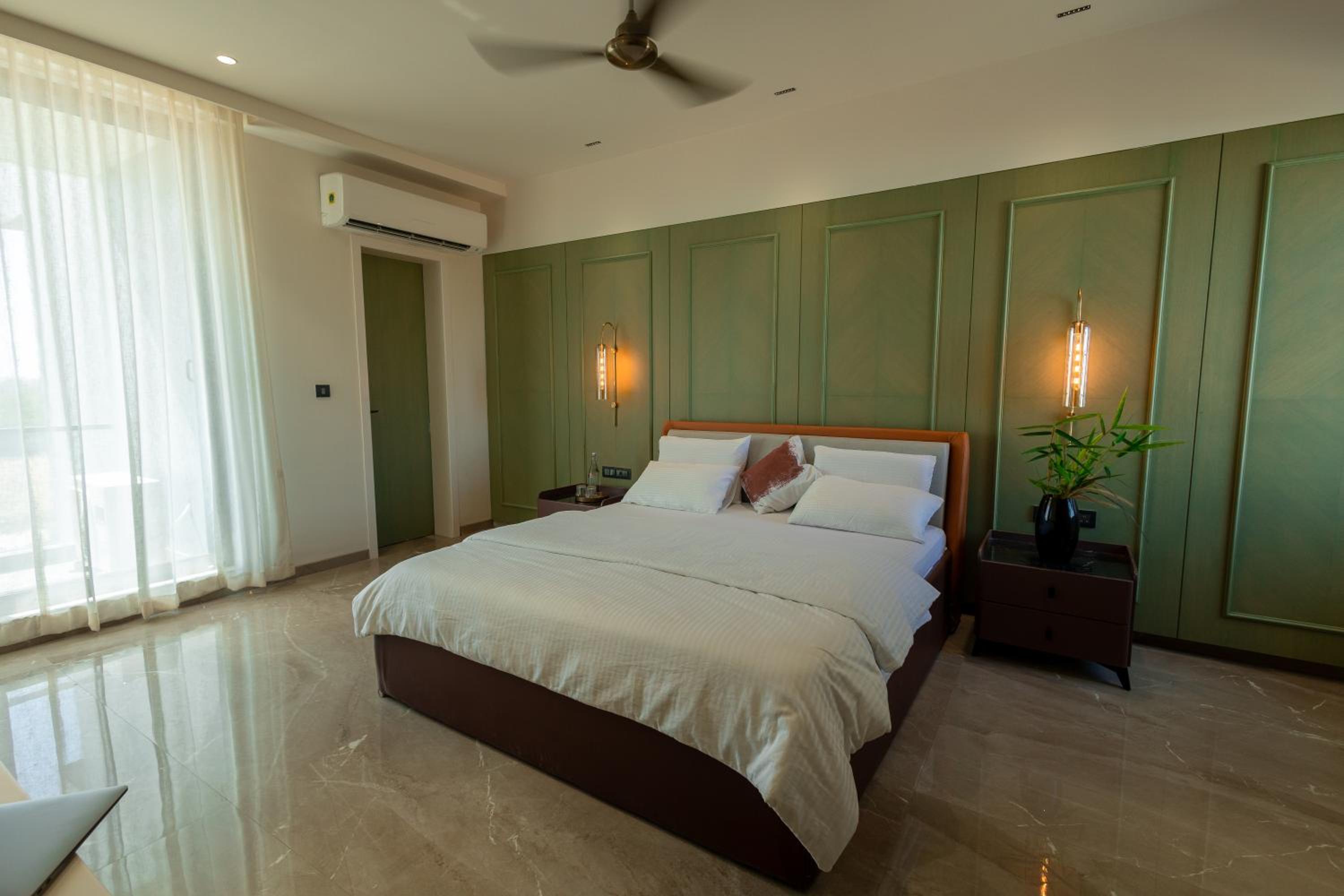 Cahaya - Beachouse 4BHK Villa with Jacuzzi & Home Theatre, 7 minute walk to the beach view 4