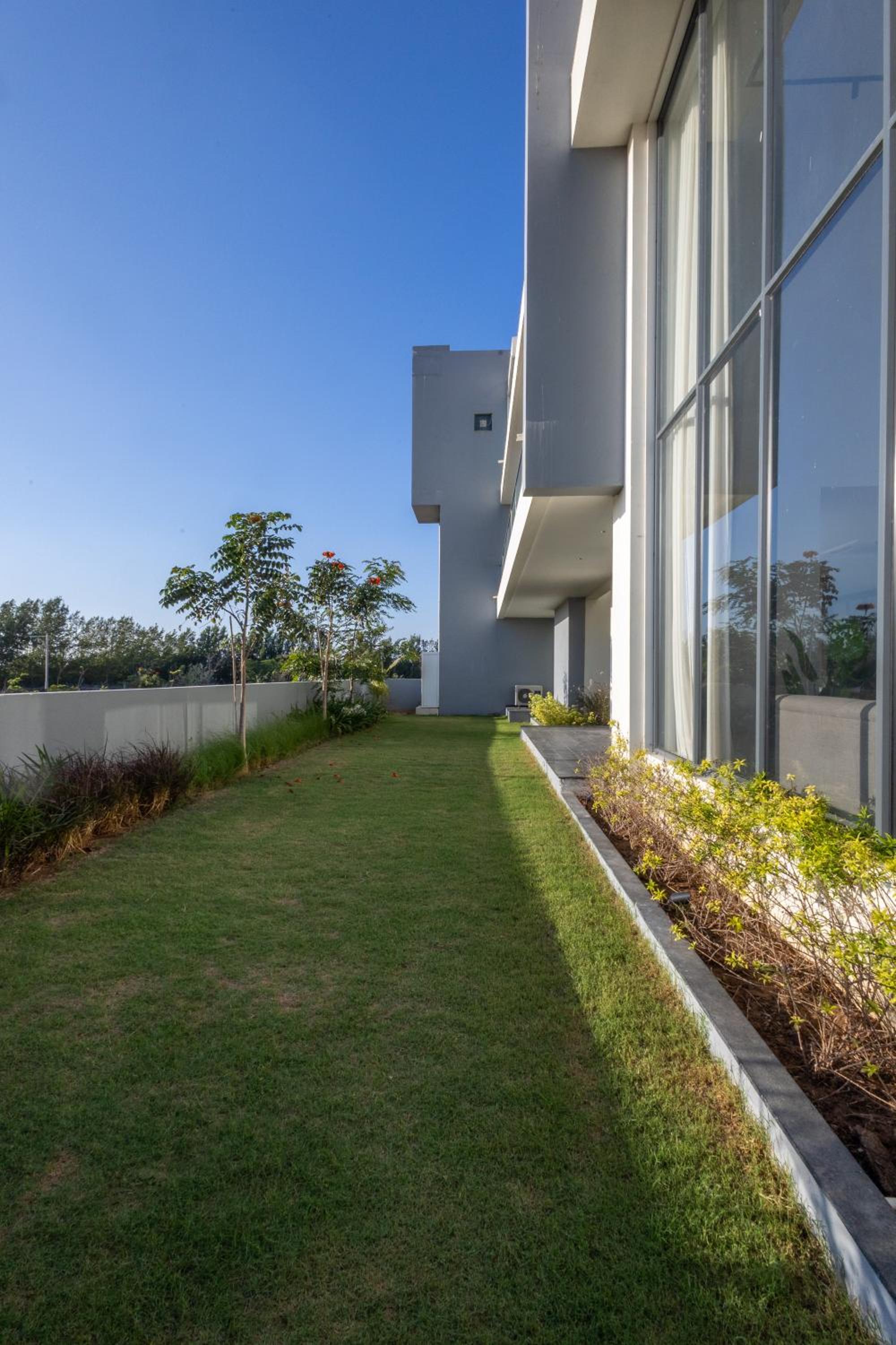 Cahaya - Beachouse 4BHK Villa with Jacuzzi & Home Theatre, 7 minute walk to the beach view 5