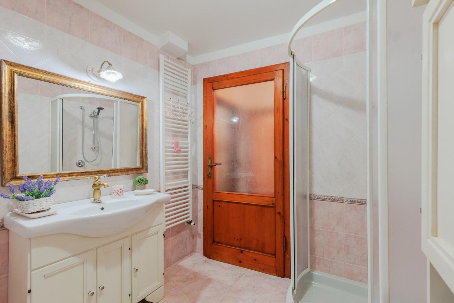 Casa La Guardia, a Classic 3 bedrooms view 3
