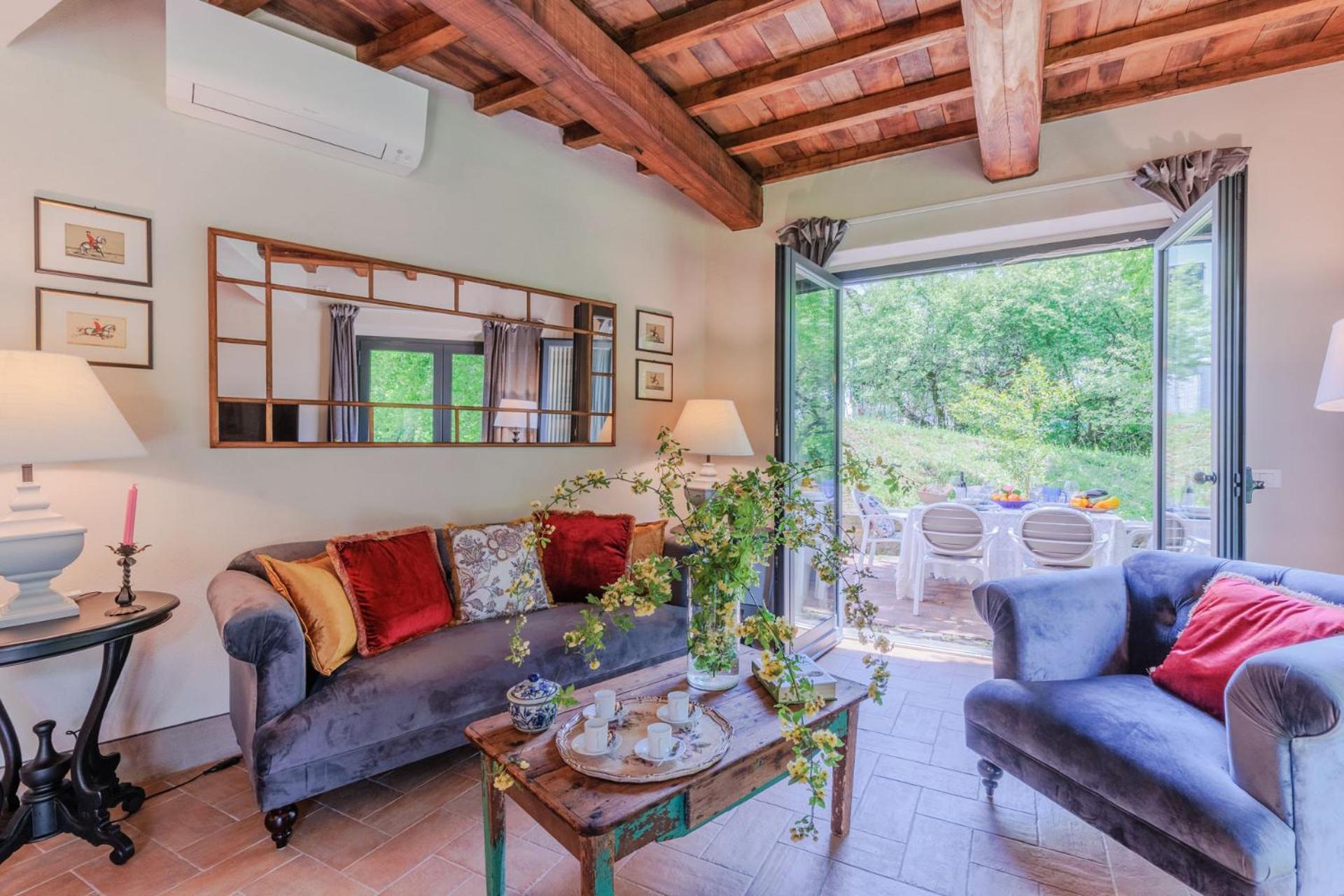 La Vaseria Country House with Secret Garden and pool