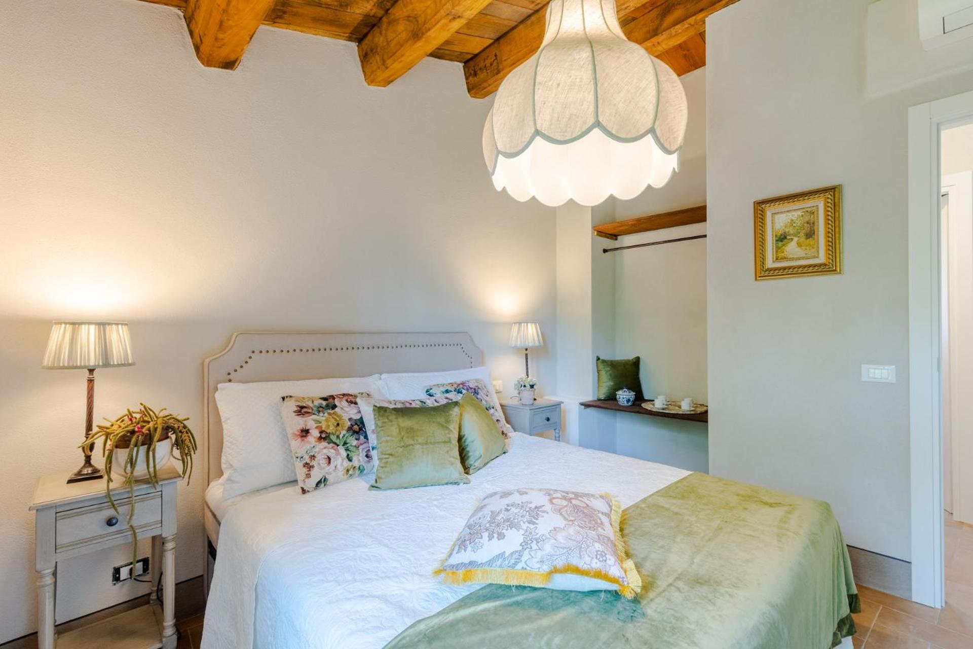 La Vaseria Country House with Secret Garden and pool