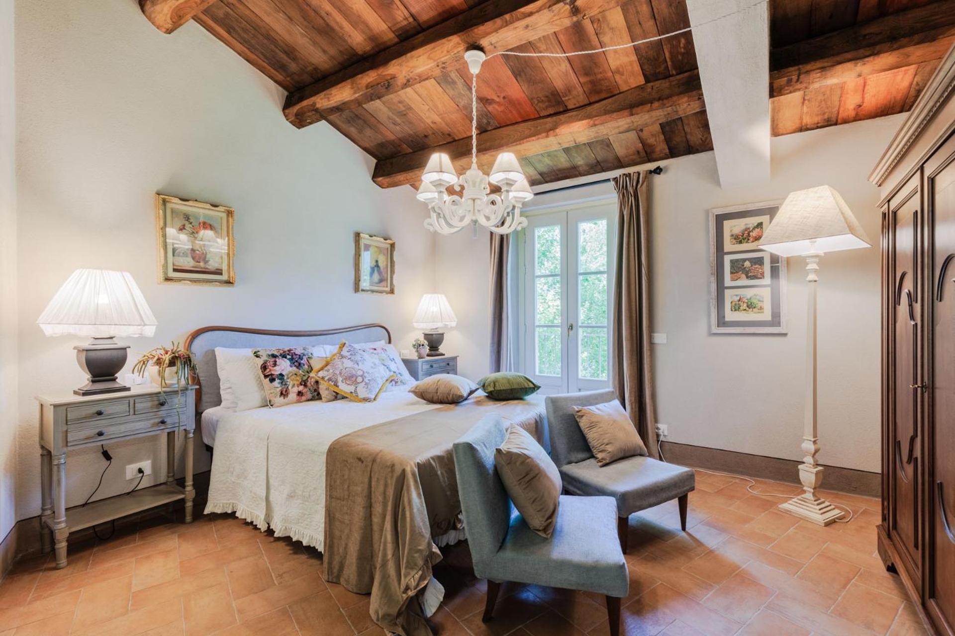 La Vaseria Country House with Secret Garden and pool