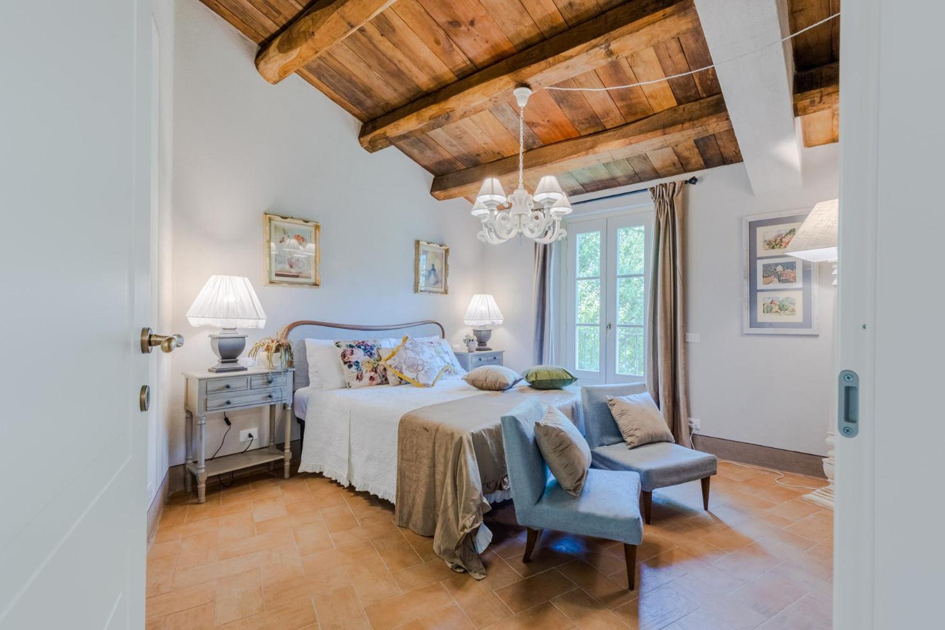 La Vaseria Country House with Secret Garden and pool