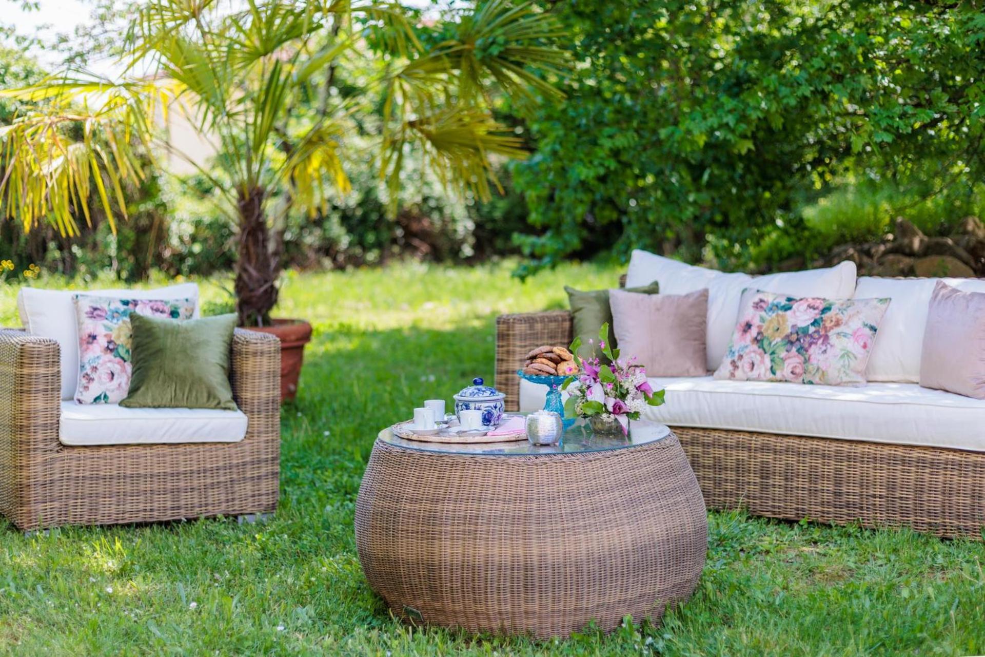 La Vaseria Country House with Secret Garden and pool